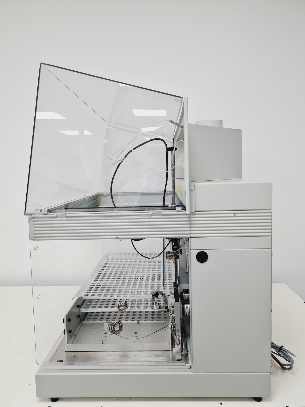 Image of Waters 2767 Sample Manager Unit Lab
