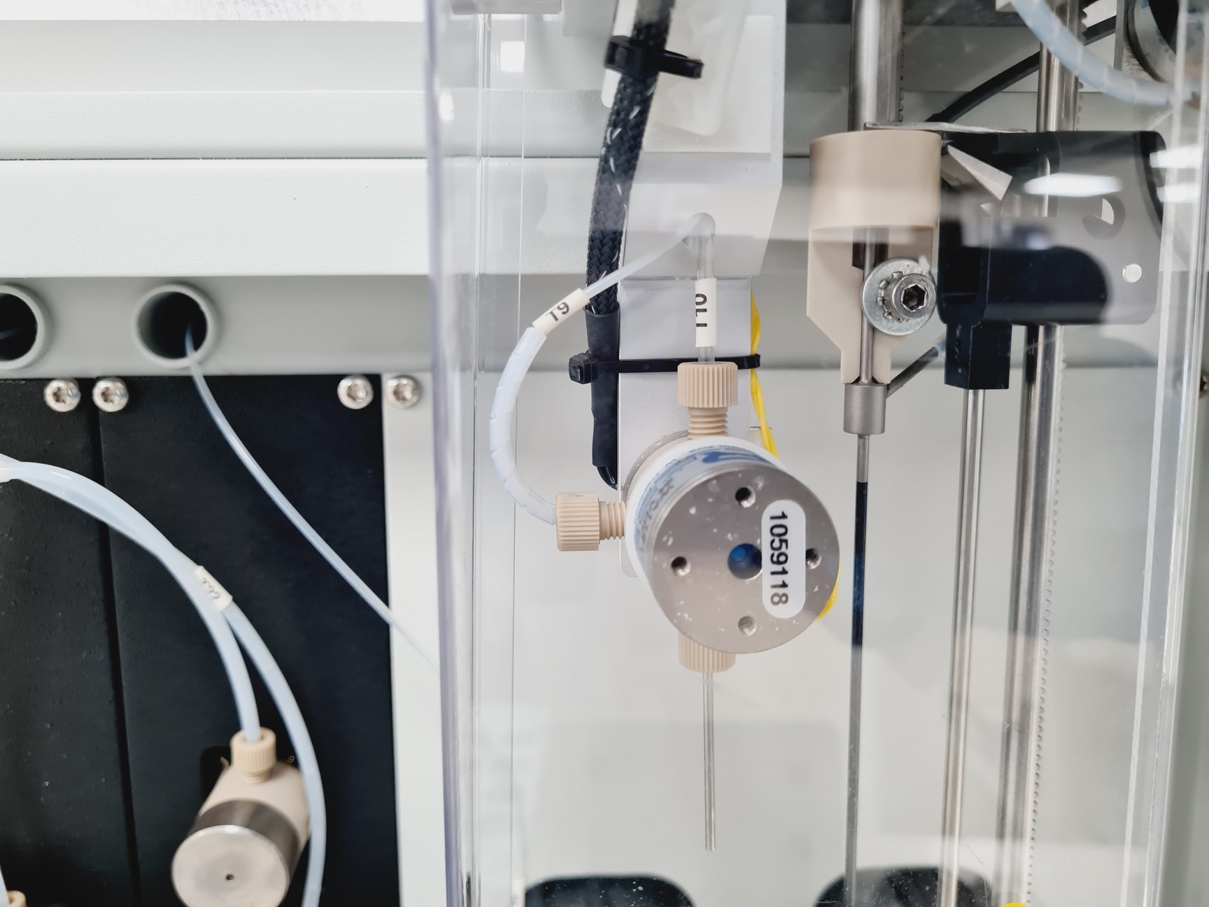 Image of Waters 2767 Sample Manager Unit Lab