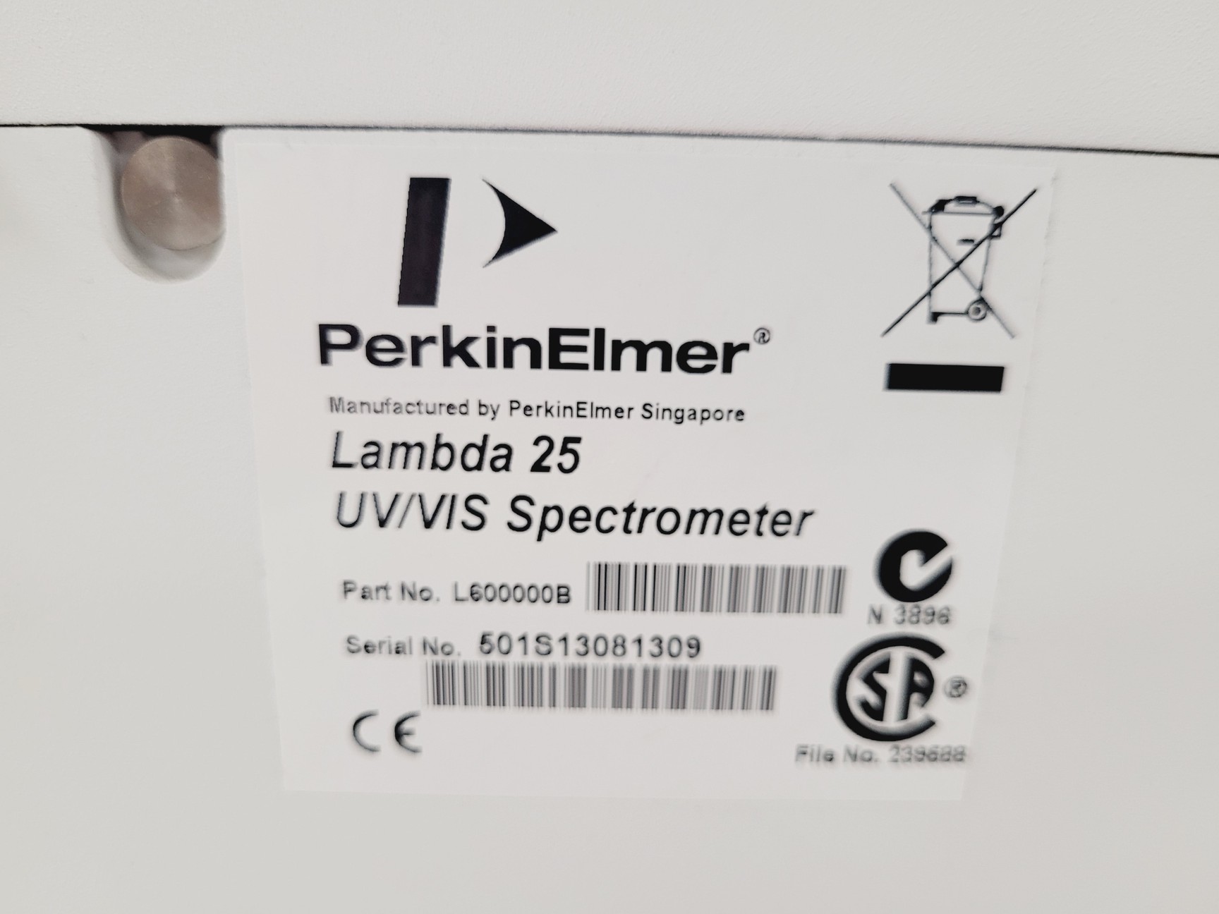 Image of Perkin Elmer Lambda 25 UV/VIS Spectrophotometer Lab