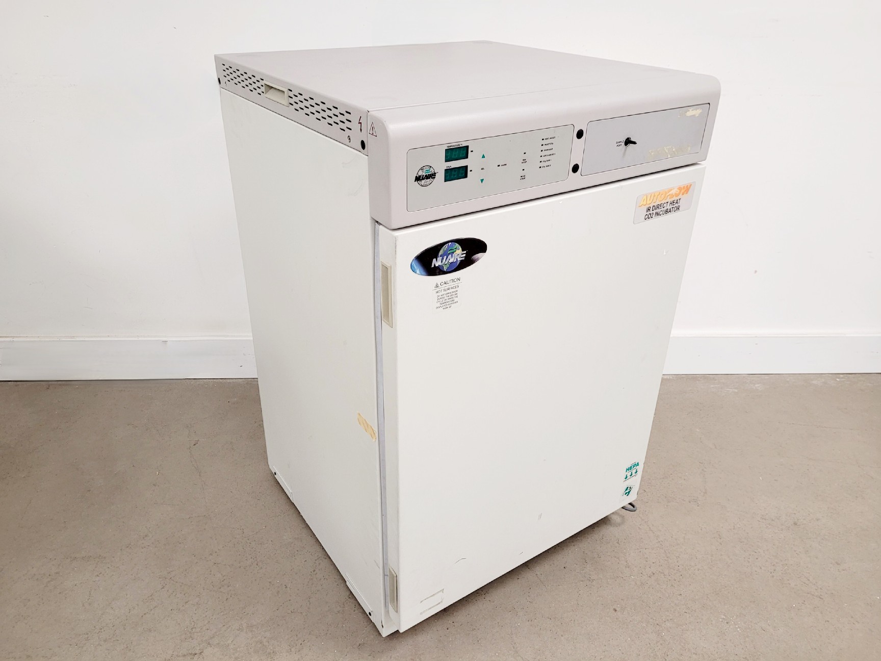 Image of Nuaire IR Direct Heat Incubator Model No. NU-5510E Lab