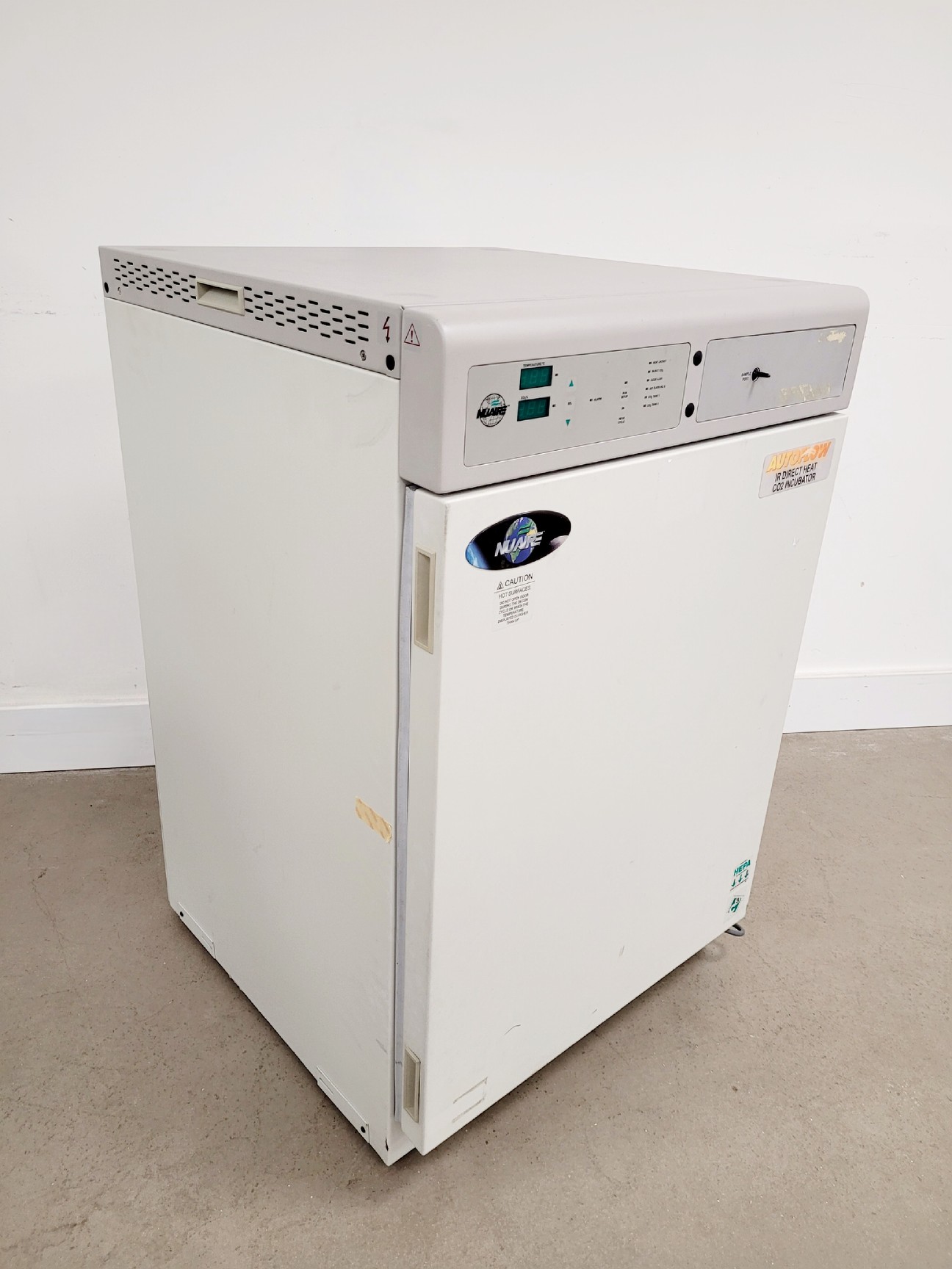 Image of Nuaire IR Direct Heat Incubator Model No. NU-5510E Lab