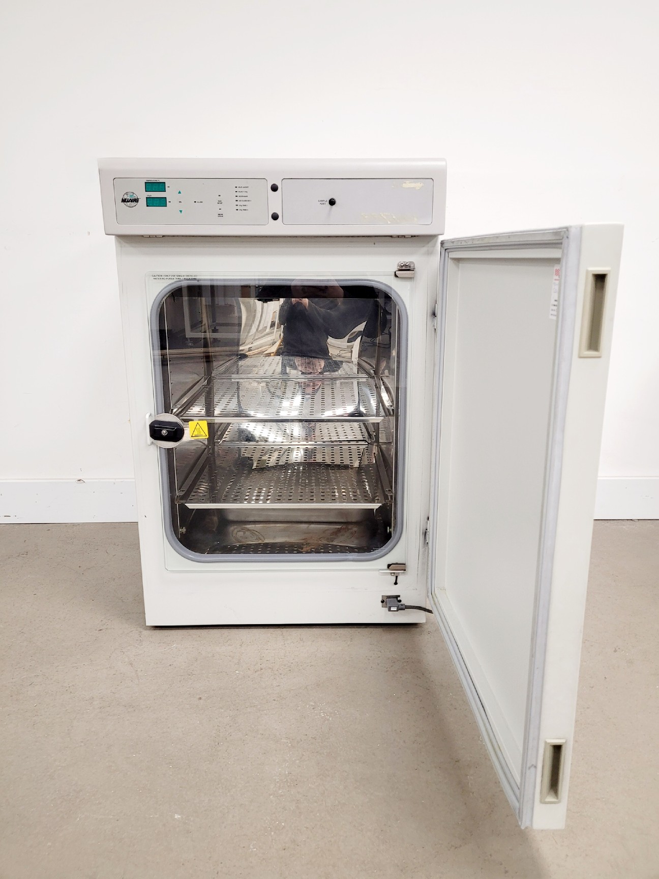 Image of Nuaire IR Direct Heat Incubator Model No. NU-5510E Lab