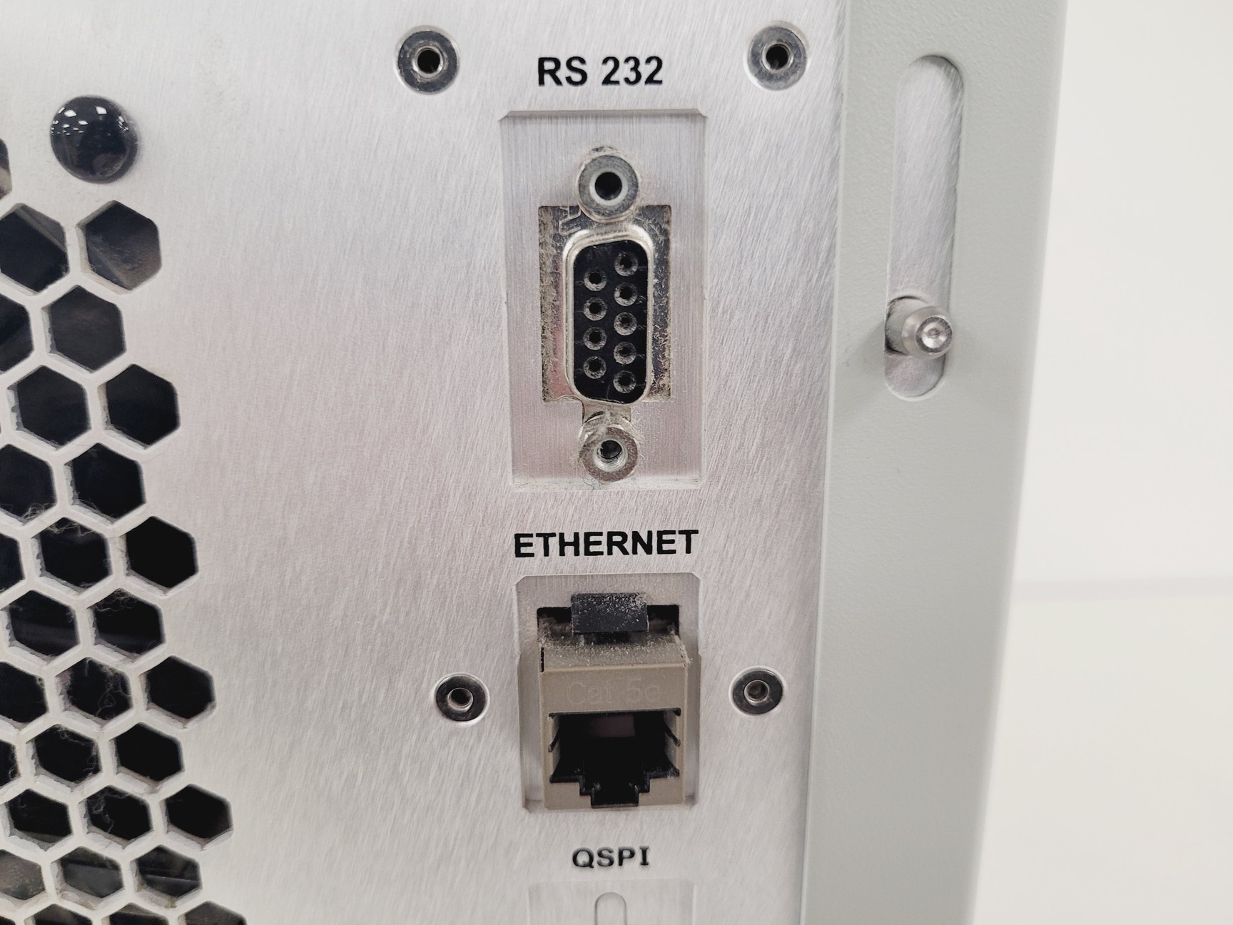 Image of Waters HPLC System - 2545 Binary, 515 Pump, 2998 Photodiode Array, SFO Lab