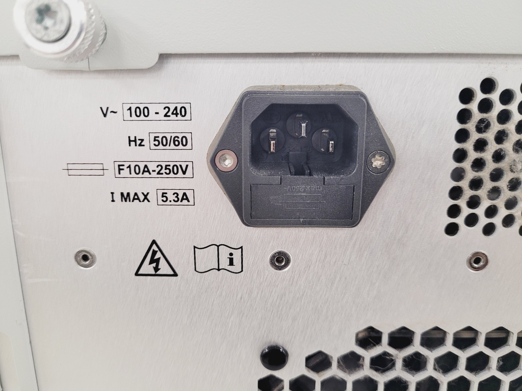 Image of Waters HPLC System - 2545 Binary, 515 Pump, 2998 Photodiode Array, SFO Lab