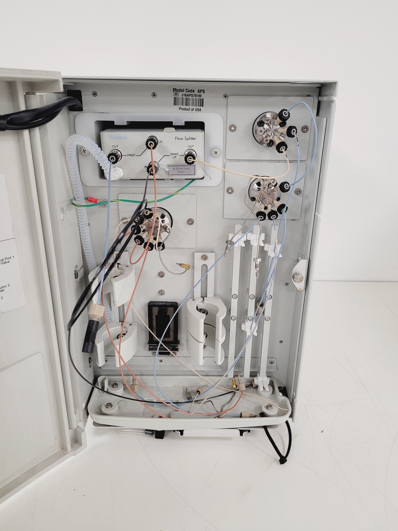 Image of Waters HPLC System - 2545 Binary, 515 Pump, 2998 Photodiode Array, SFO Lab