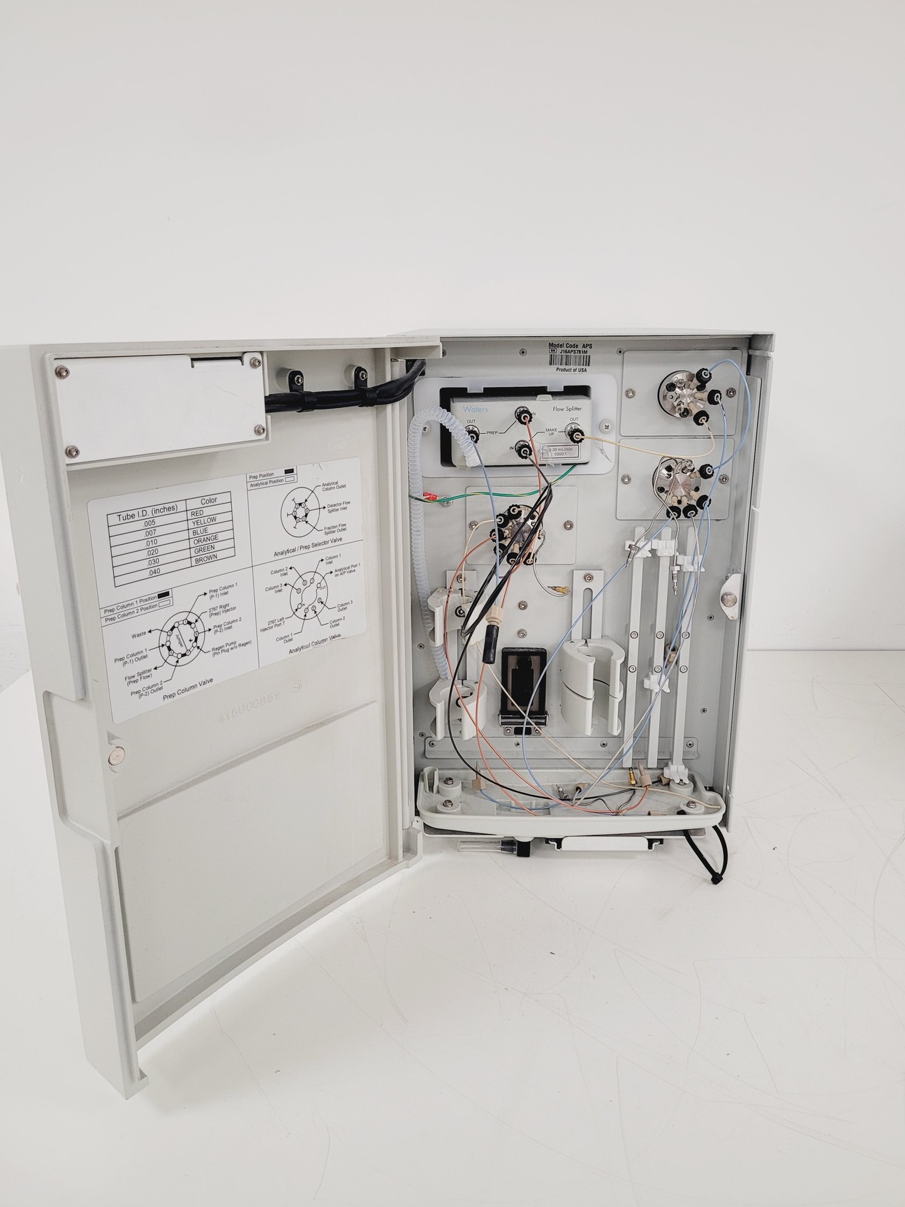 Image of Waters HPLC System - 2545 Binary, 515 Pump, 2998 Photodiode Array, SFO Lab