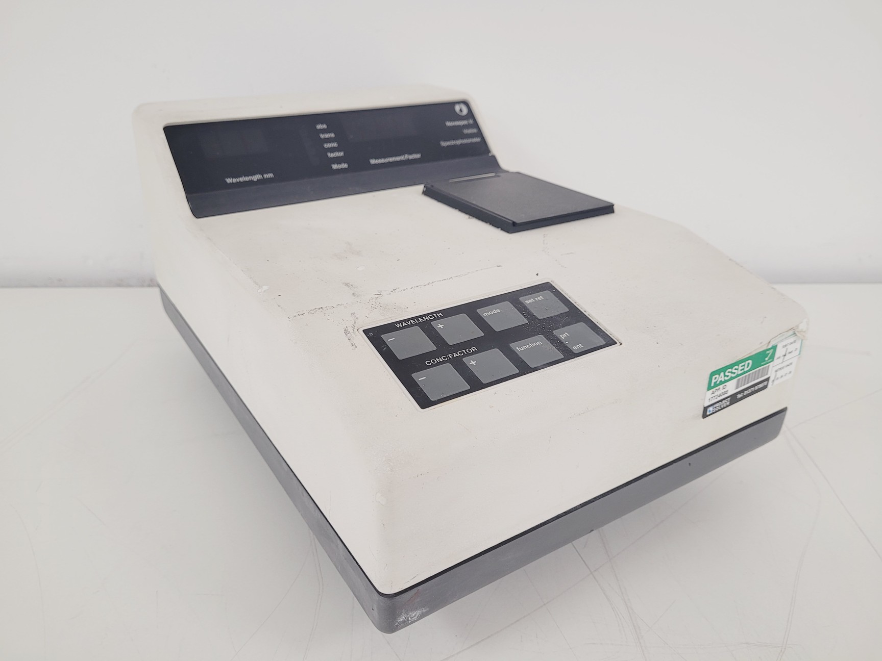 Image of 21 x Amersham Pharmacia LKB Novaspec II Spectrophotometer Lab