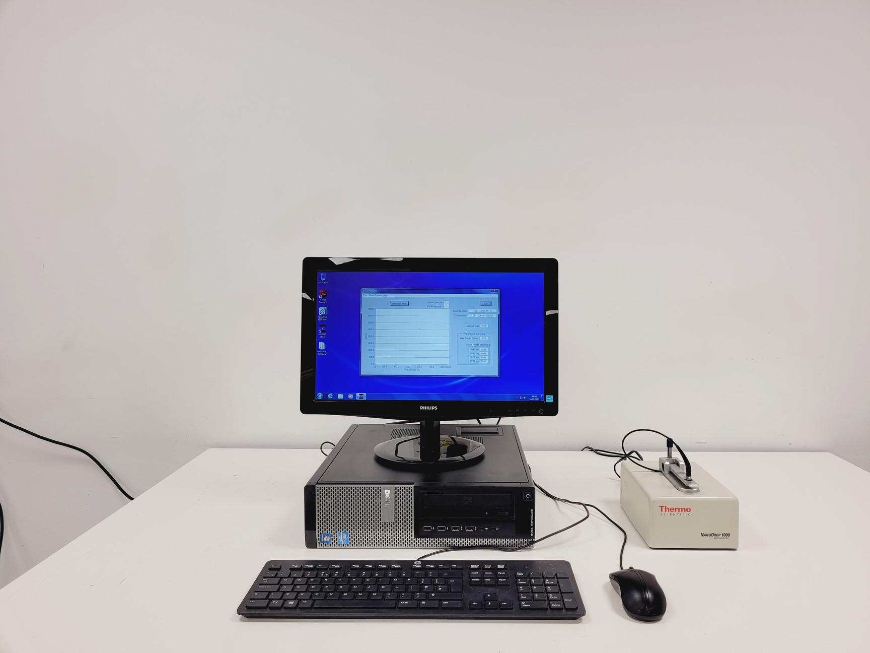 Image of Thermo Scientific NanoDrop 1000 System w/ Software Lab