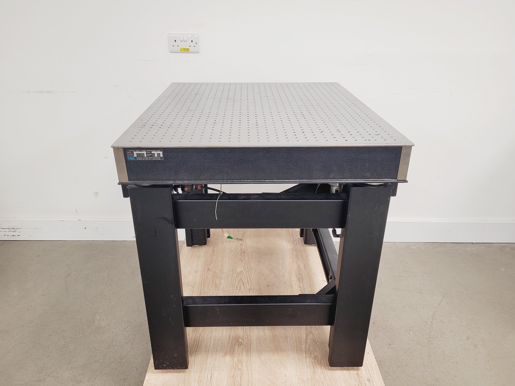 Image of TMC Optics Table Model-63-530 Vibration Isolation Table 