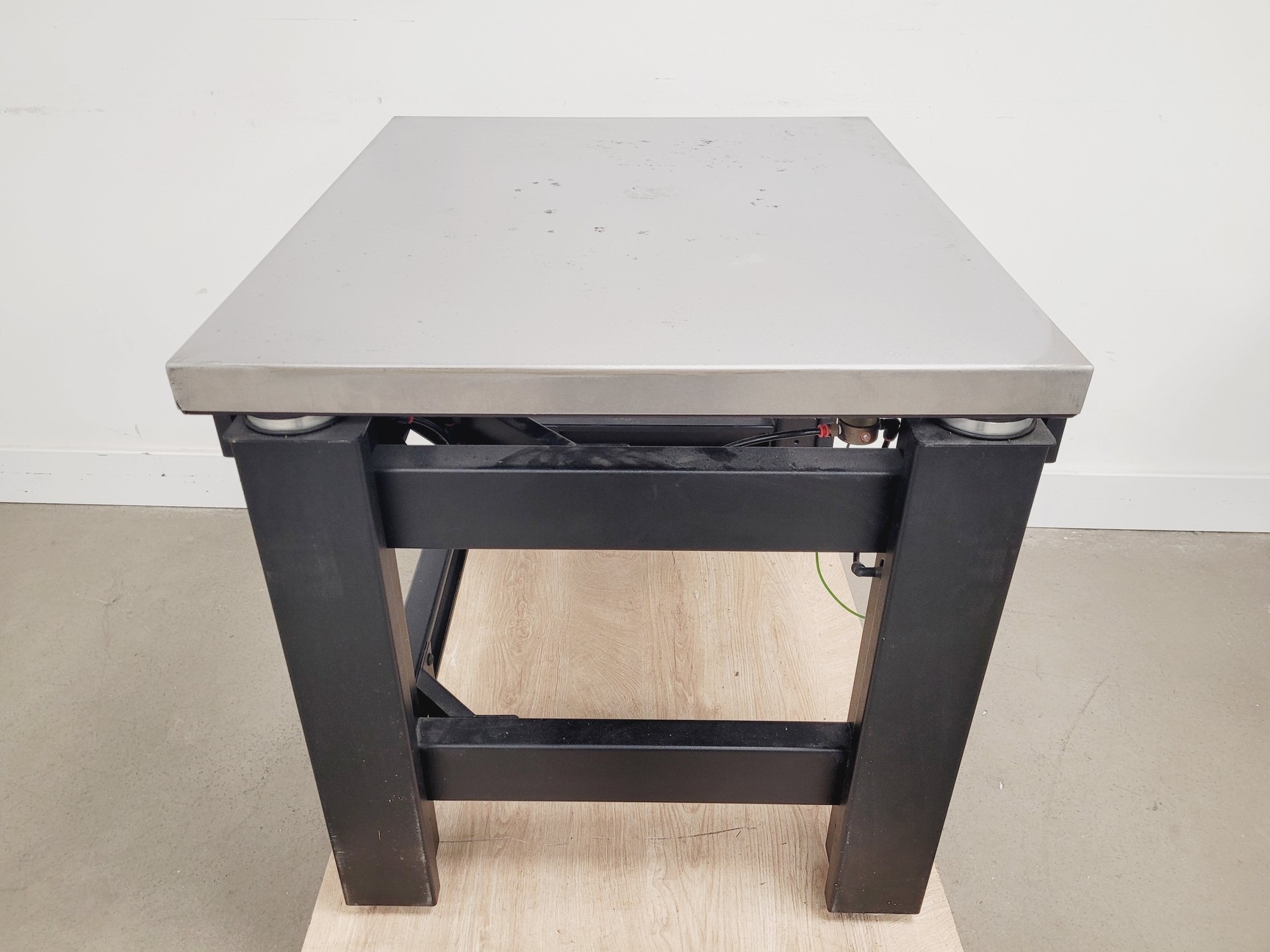 Image of TMC Optics Table Model-63-530 Isolation Table 