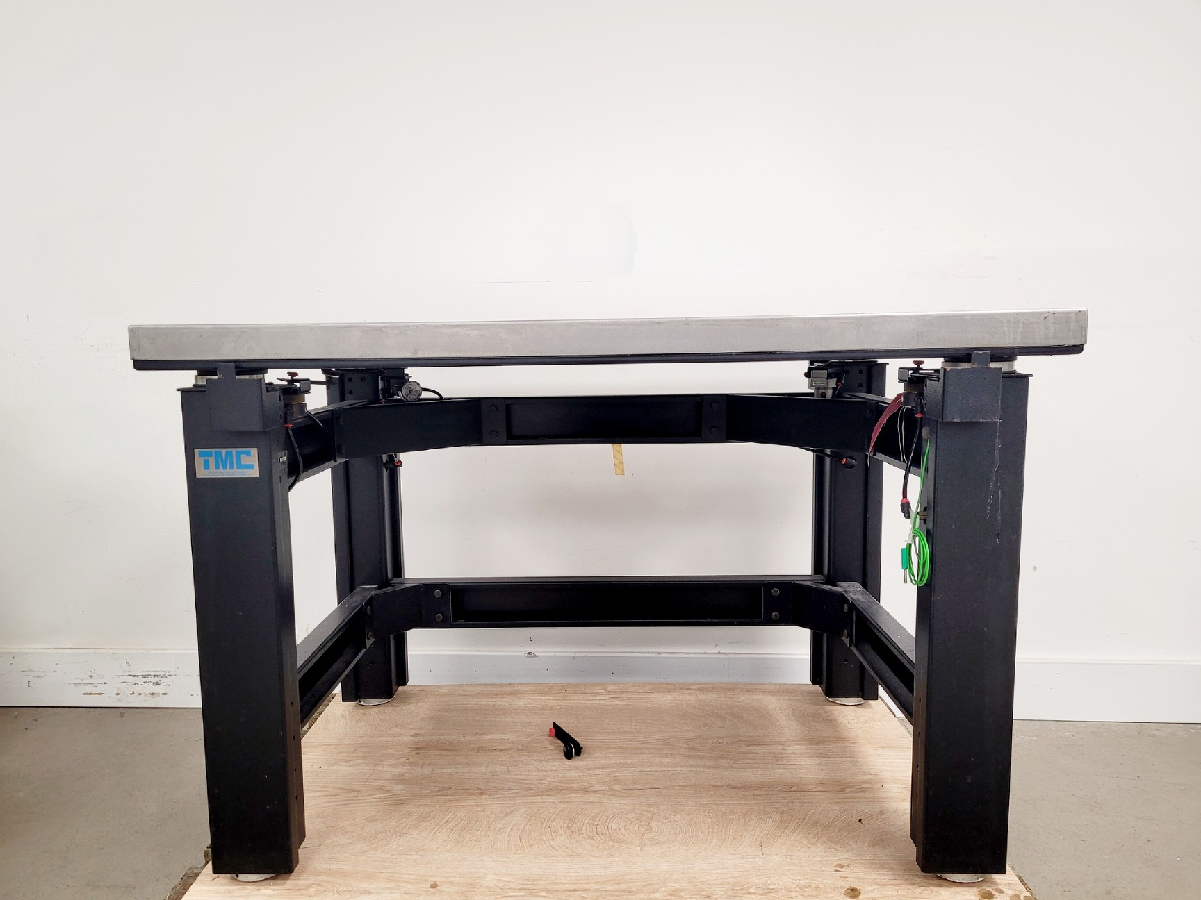 Image of TMC Optics Model-63-540 Isolation Table