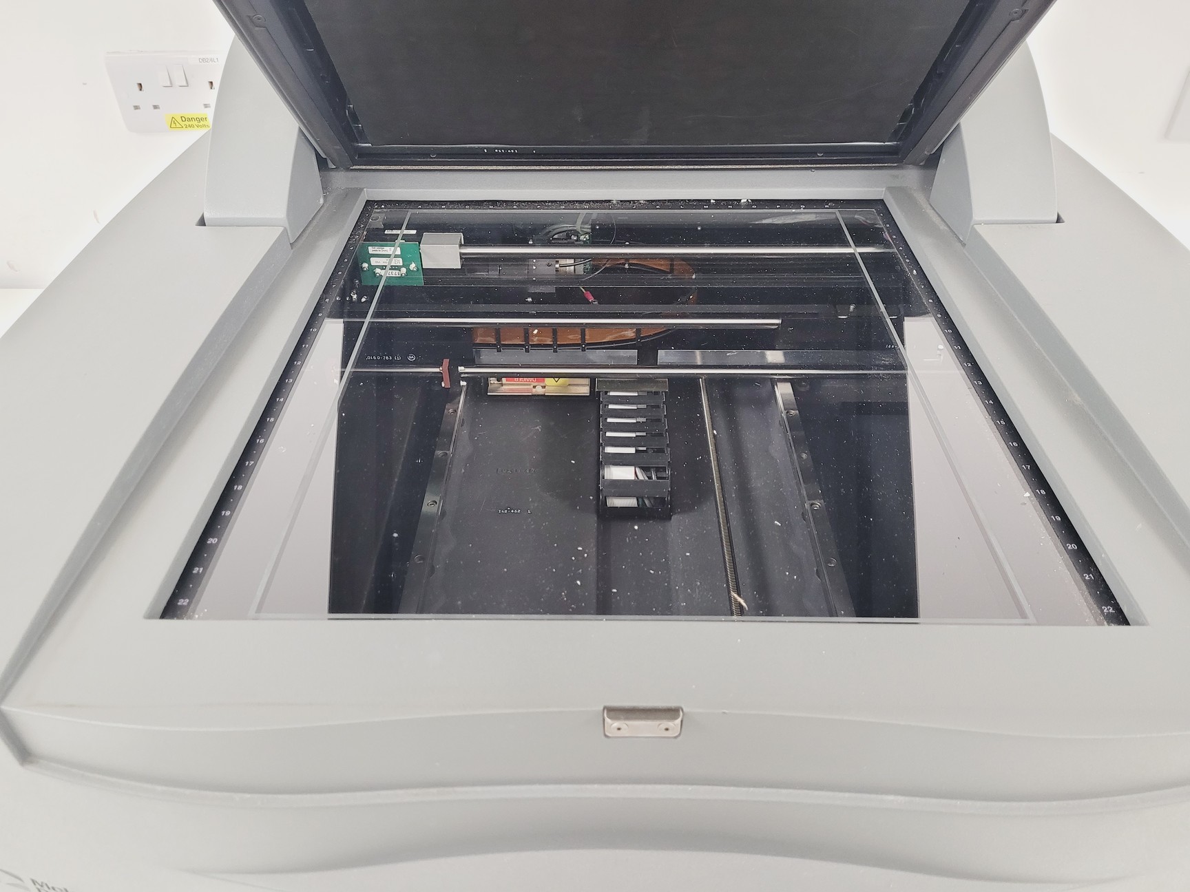 Image of Molecular Dynamics Storm B40 Microscopy System Lab