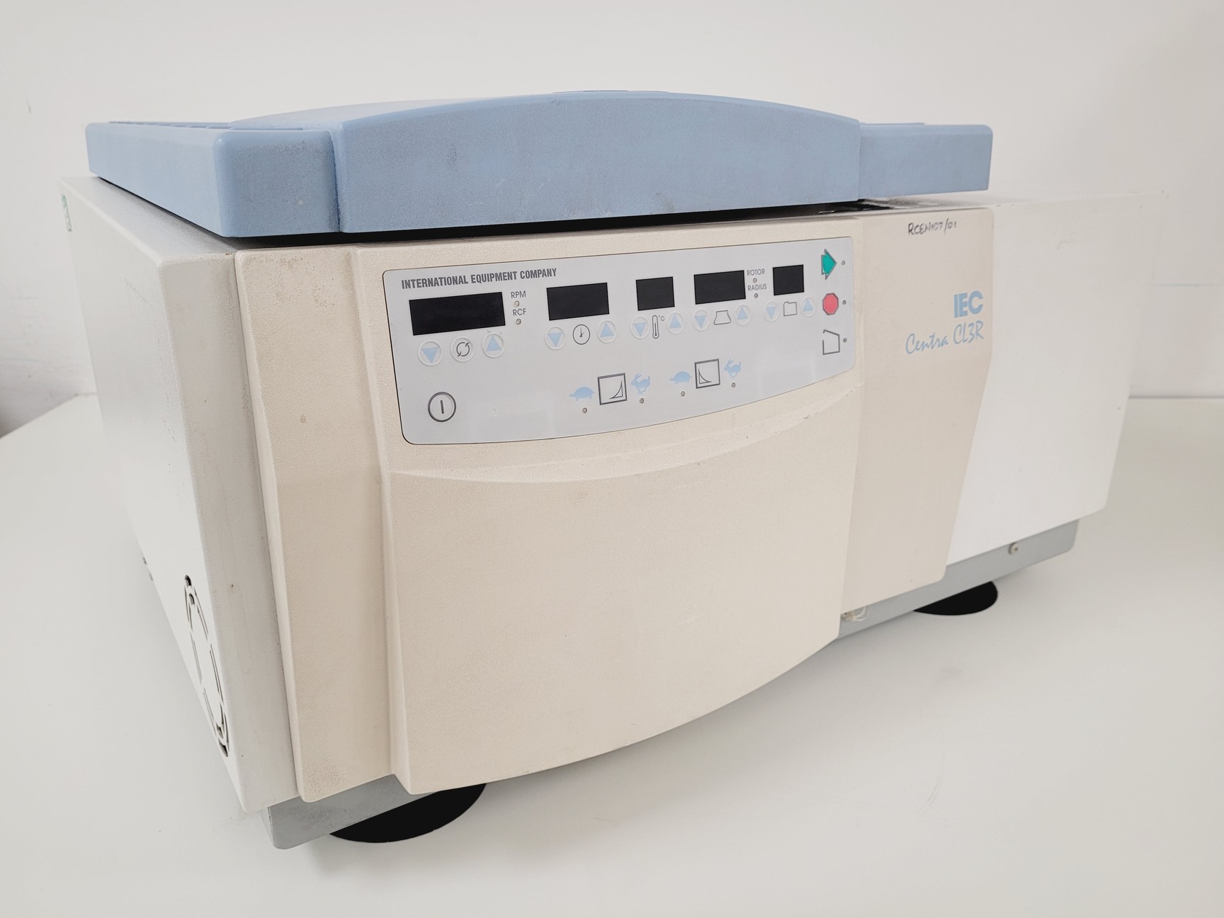 Image of IEC CL3-R Bench Top Centrifuge Lab