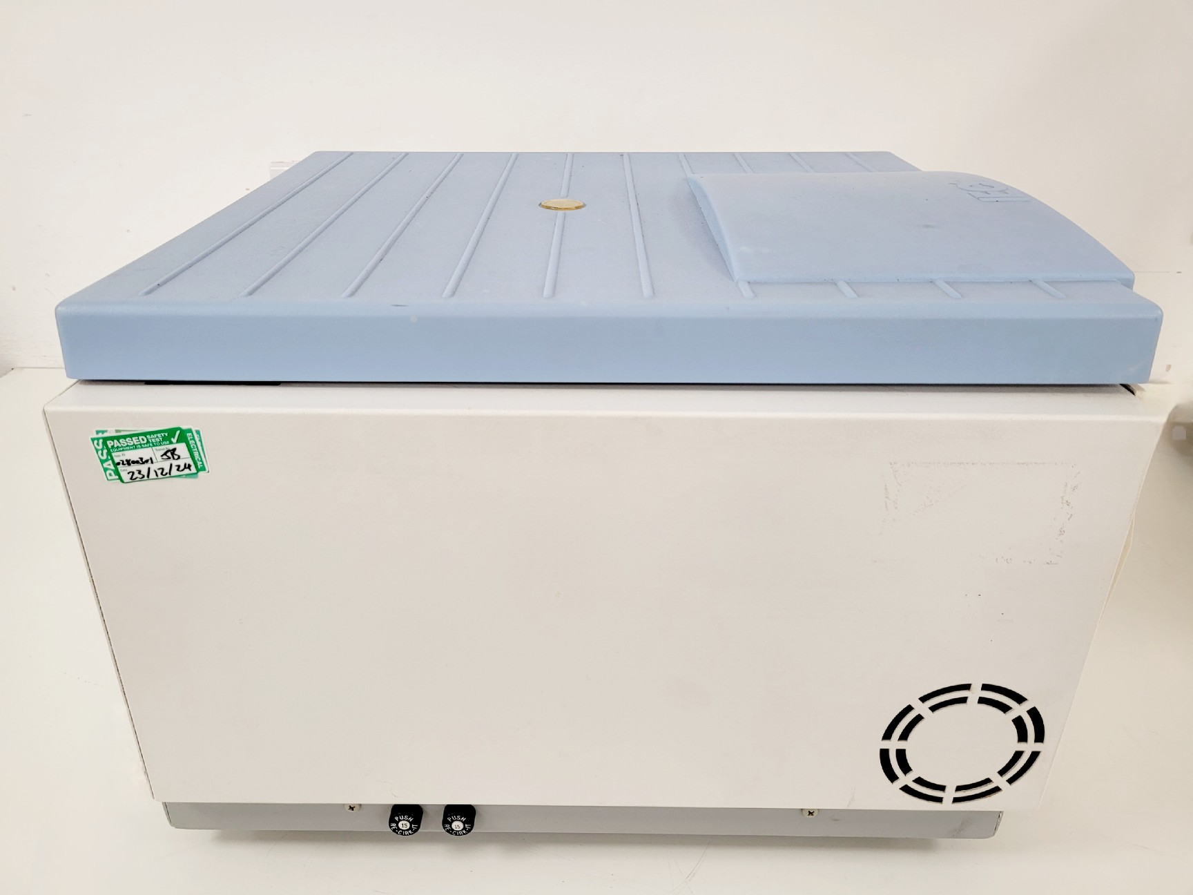 Image of IEC CL3-R Bench Top Centrifuge Lab