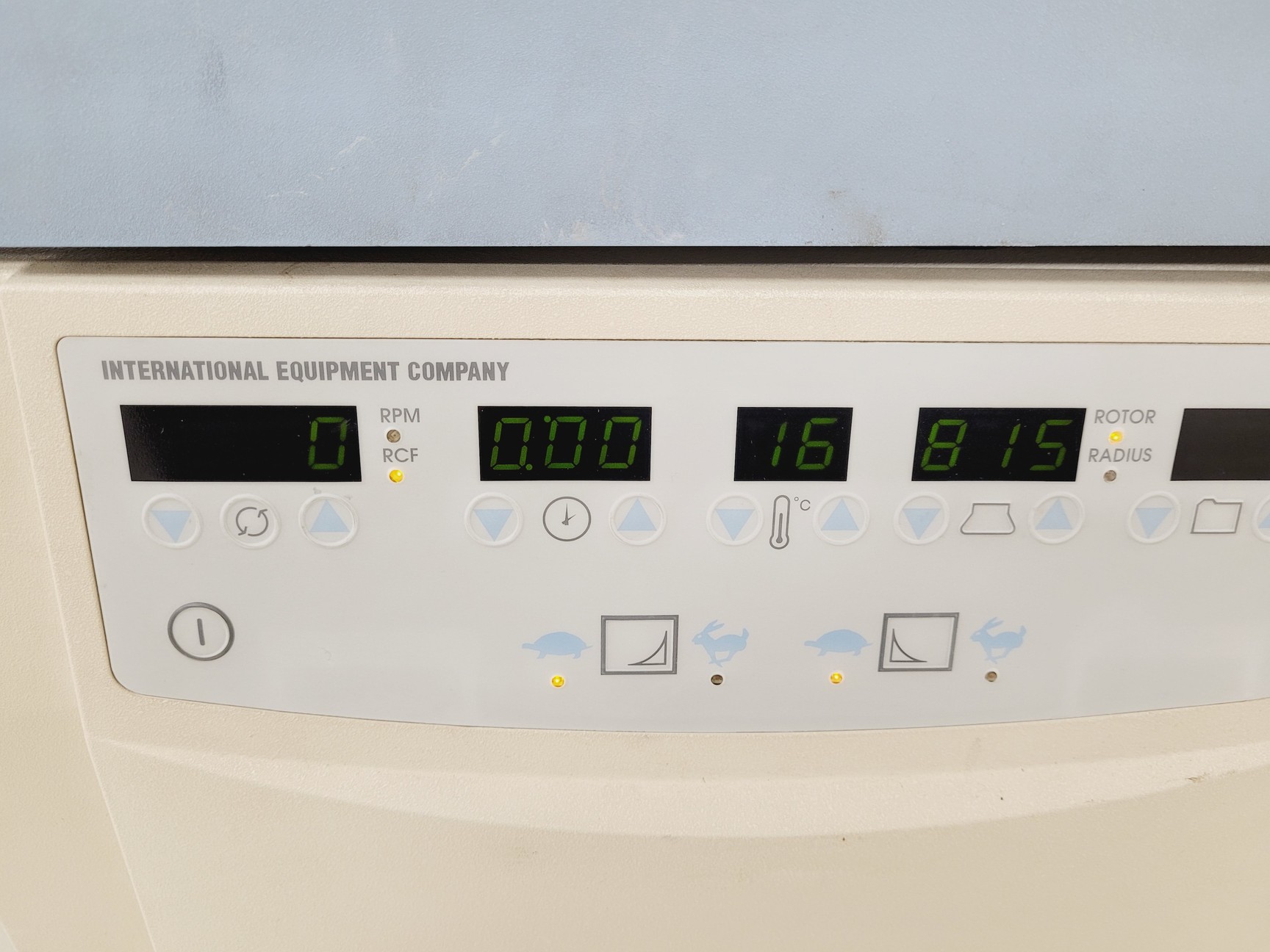 Image of IEC CL3-R Bench Top Centrifuge Lab