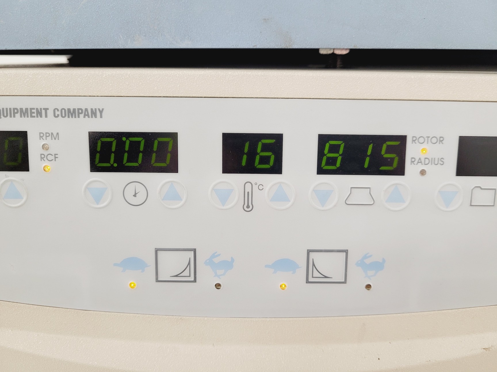 Image of IEC CL3-R Bench Top Centrifuge Lab