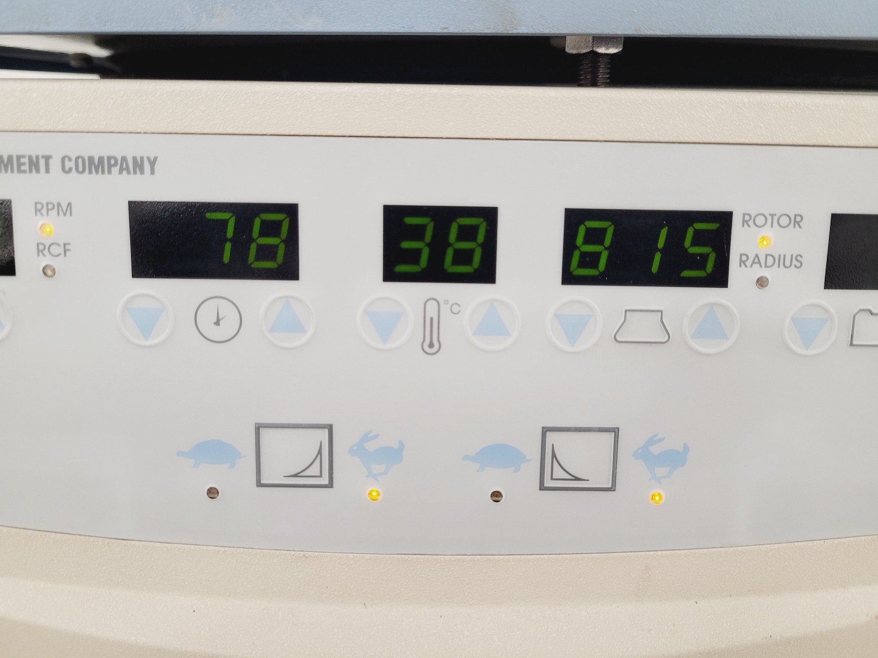 Image of IEC CL3-R Bench Top Centrifuge Lab