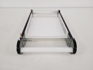 Thumbnail image of 17x VWR Maxi 20 Electrophoresis Horizontal Gel Tanks Lab