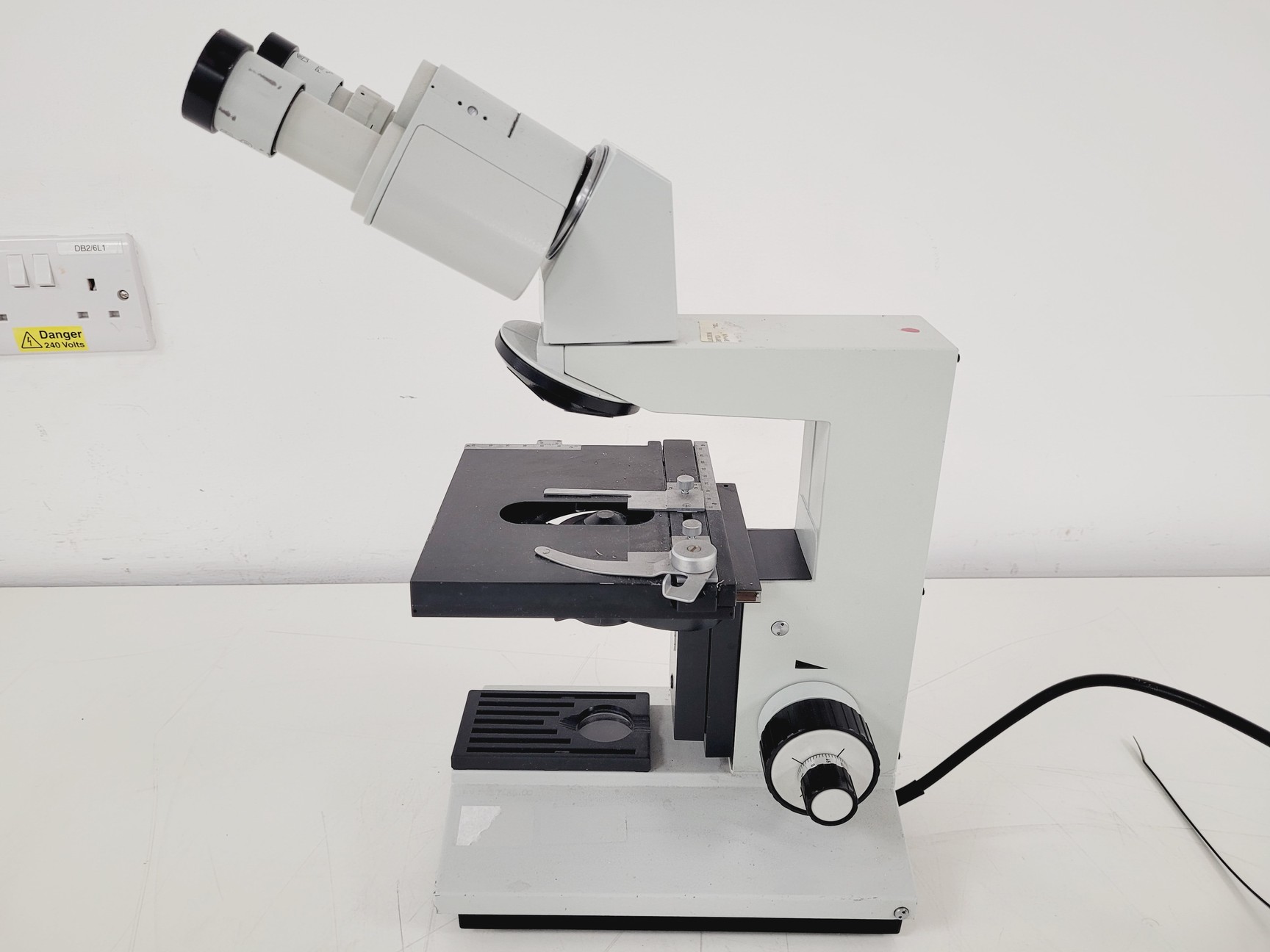 Image of Carl Zeiss Laboval 4 Microscope with 4 x Objectives HI 10 40 160/0.17 Lab