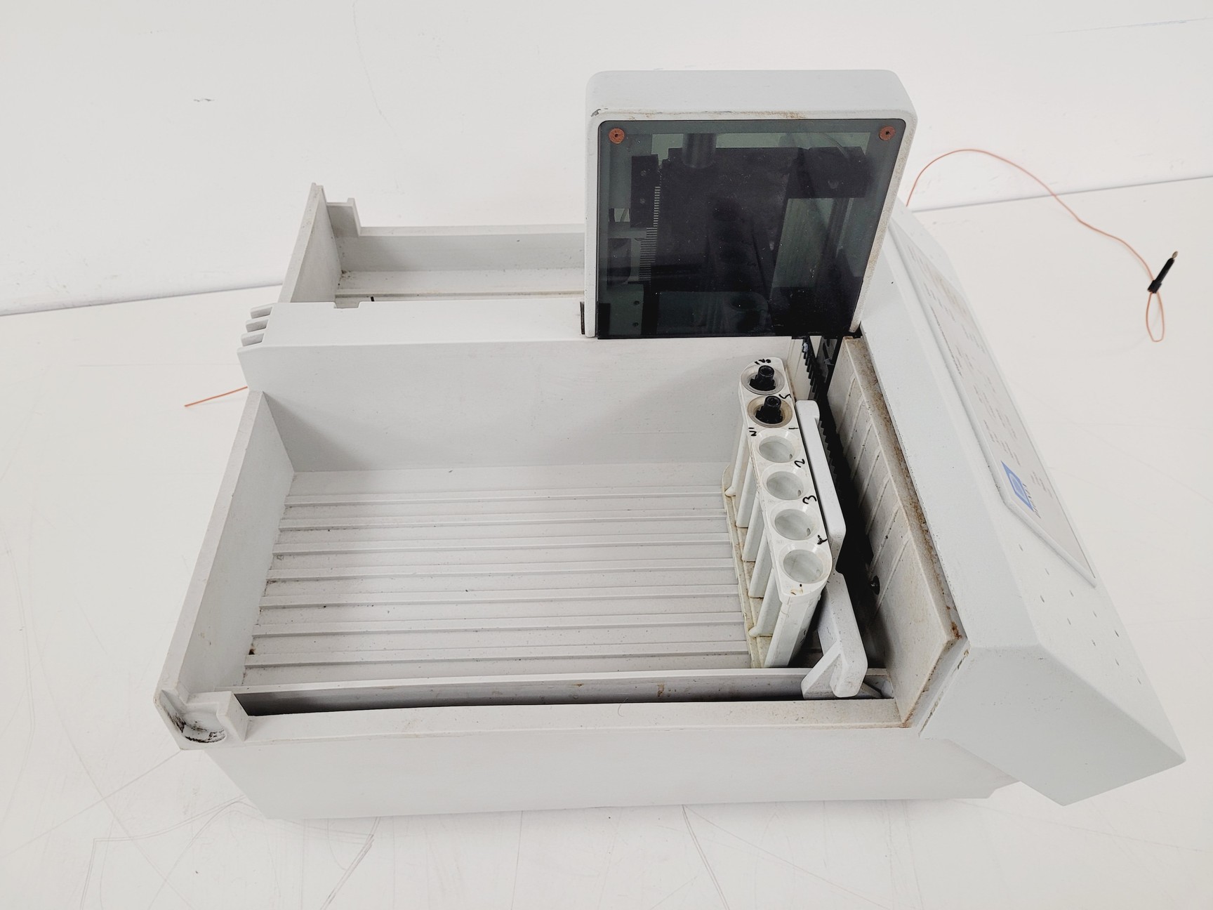 Image of Dionex AS40 Automated Sampler Lab