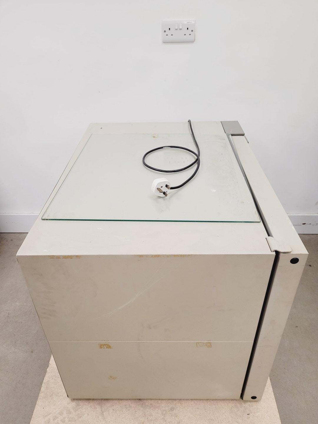 Image of Carbolite Laboratory Incubator PIF120 Lab