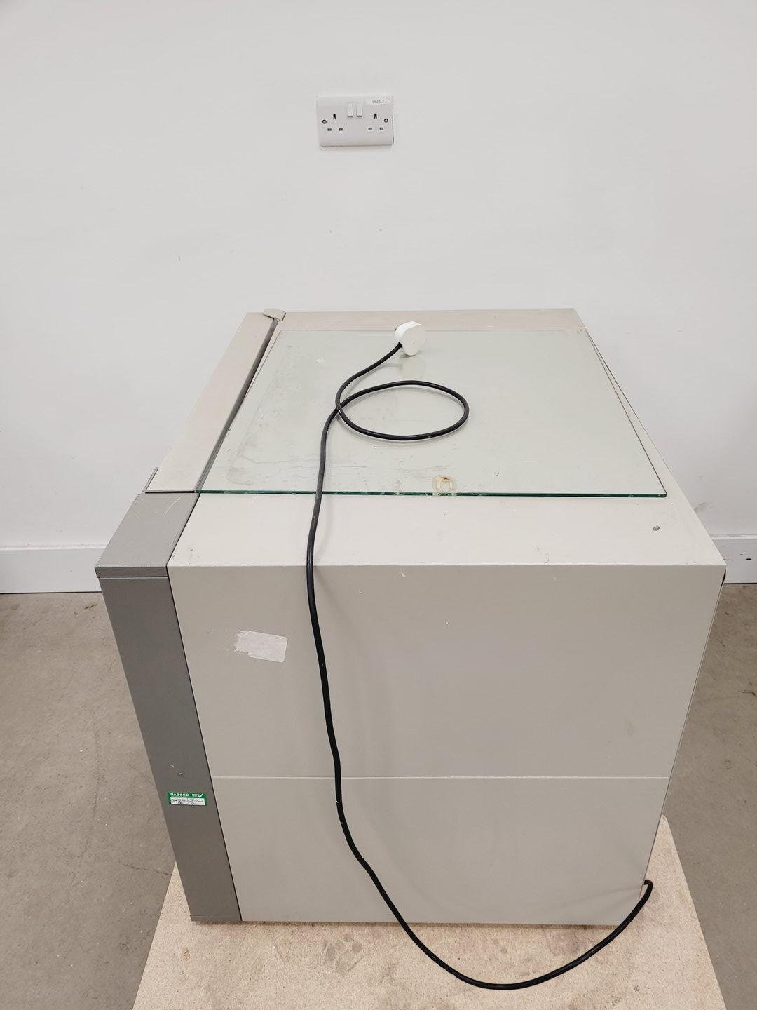 Image of Carbolite Laboratory Incubator PIF120 Lab