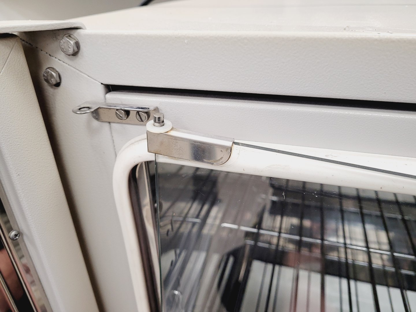 Image of Carbolite Laboratory Incubator PIF120 Lab