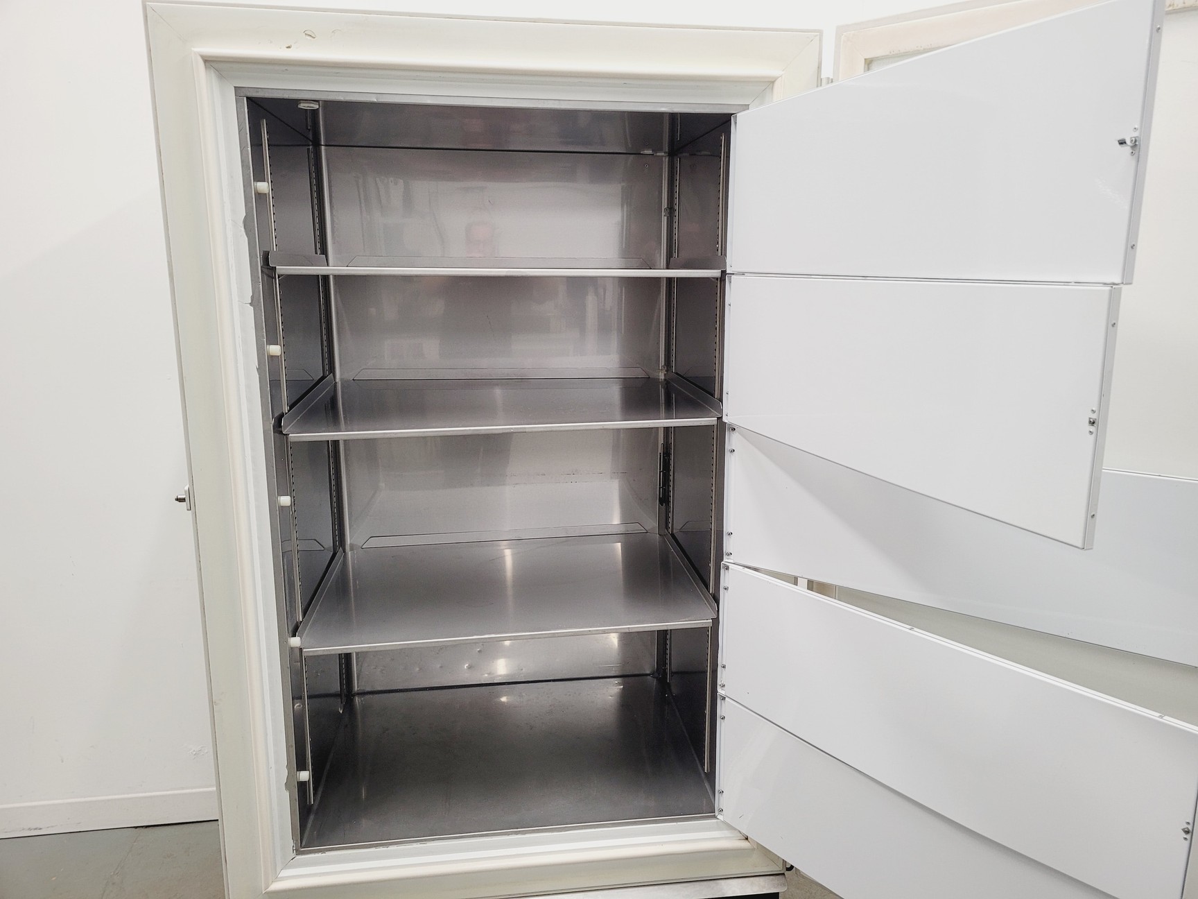 Image of New Brunswick U570 -86 Premium Ultra Low Temperature Freezer ULT Lab
