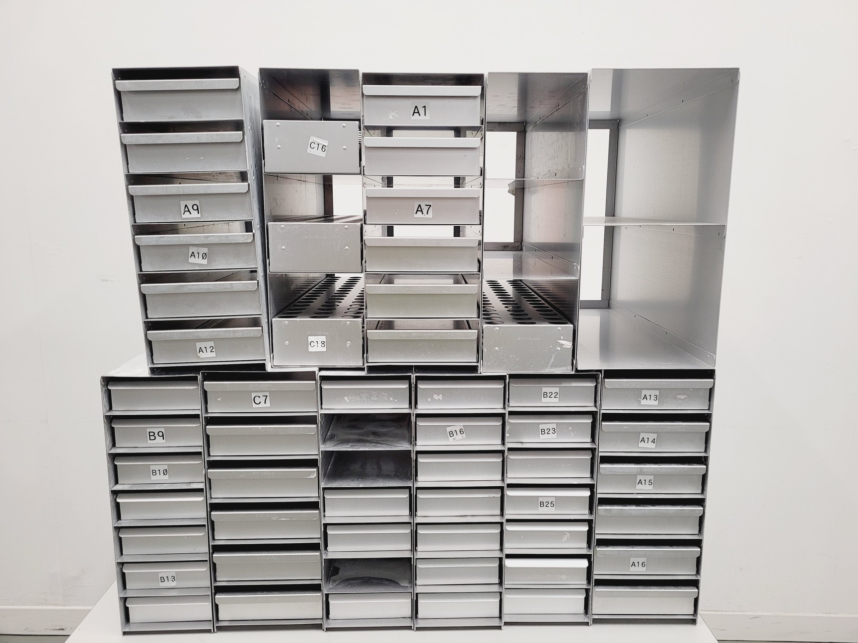 Image of New Brunswick U535 -86 Innova Low Temperature Freezer with Racking Lab