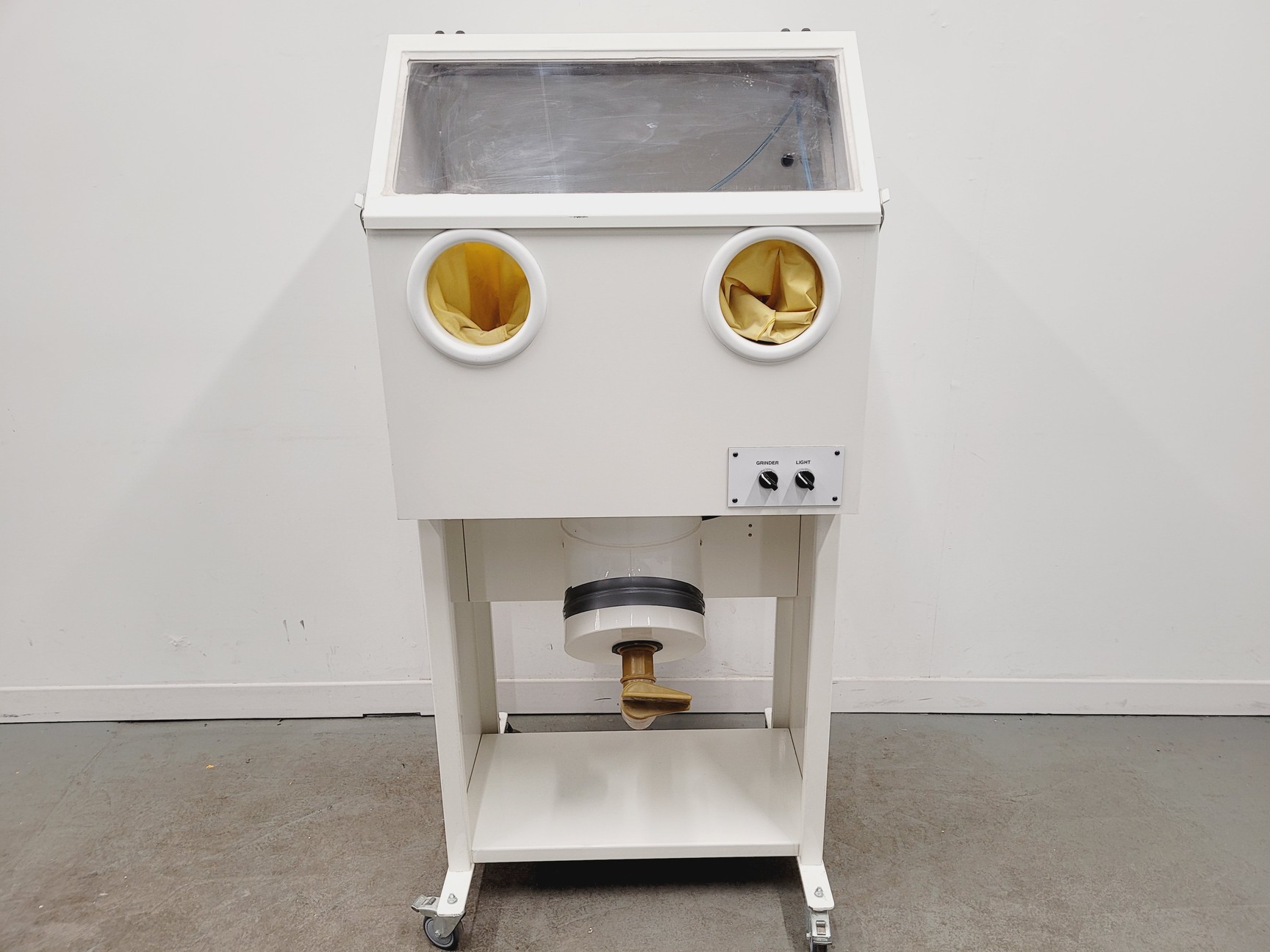 Image of Blueprinter Cy-Clean BP100 3D Printing Cleaning Glovebox Floor Standing