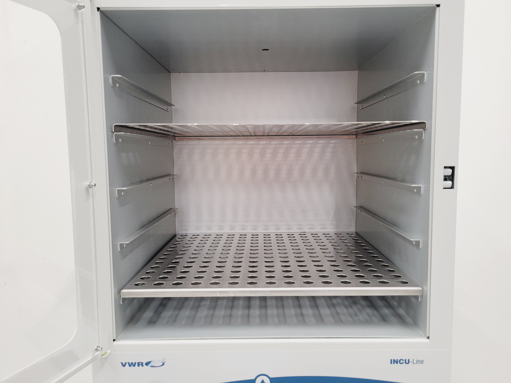 Image of VWR INCU-Line IL 56 Bench Top Incubator Lab