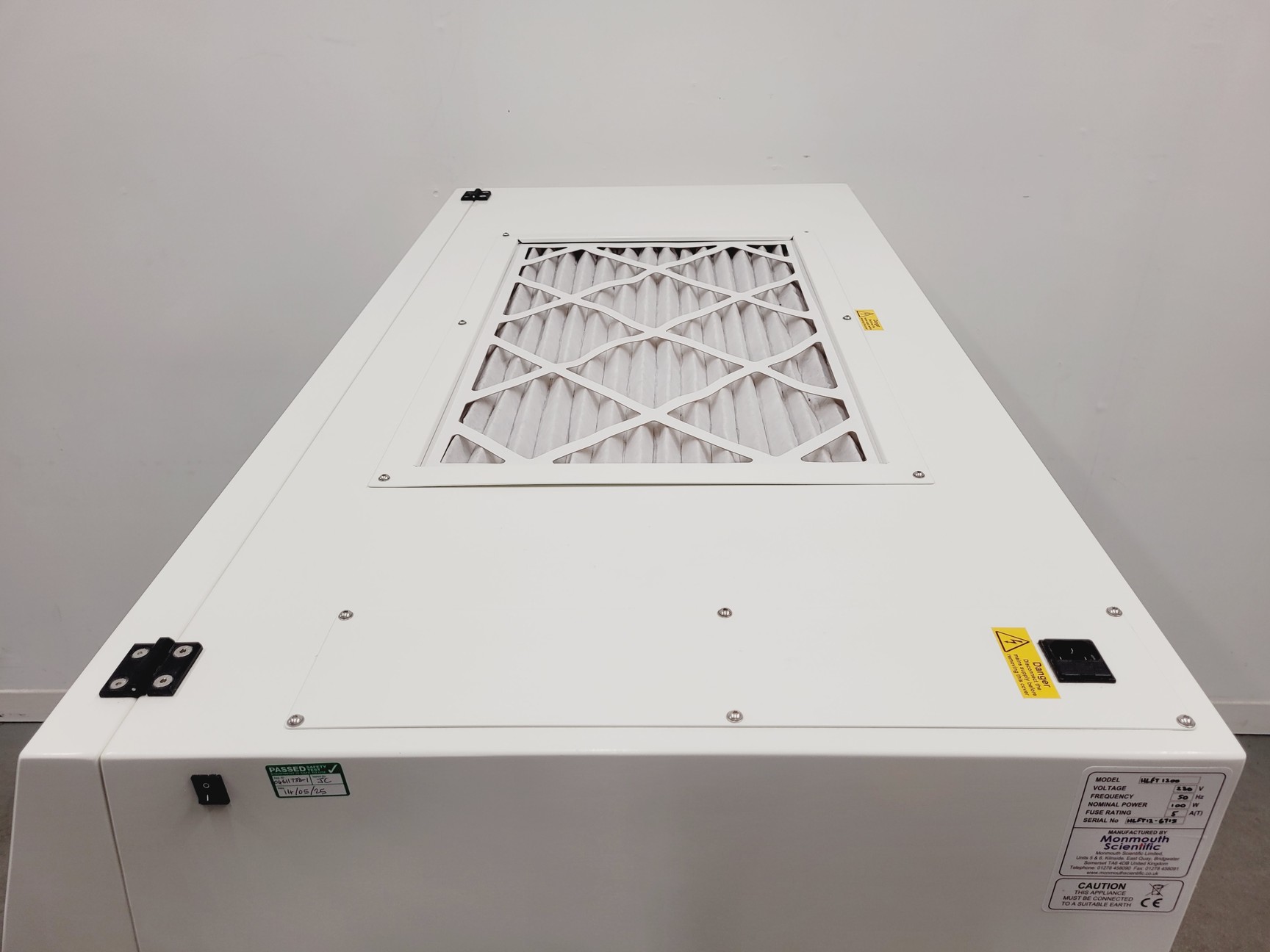 Image of Monmouth Circulaire HLFT 1200 Laminar Flow Cabinet Lab
