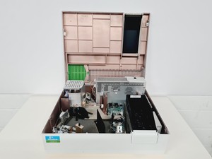 Thumbnail image of Perkin Elmer Lambda 25 UV/VIS Spectrometer Lab