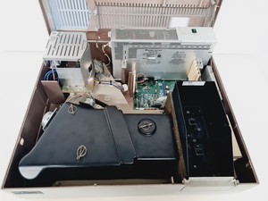 Thumbnail image of Perkin Elmer Lambda 25 UV/Vis spectrophotometer