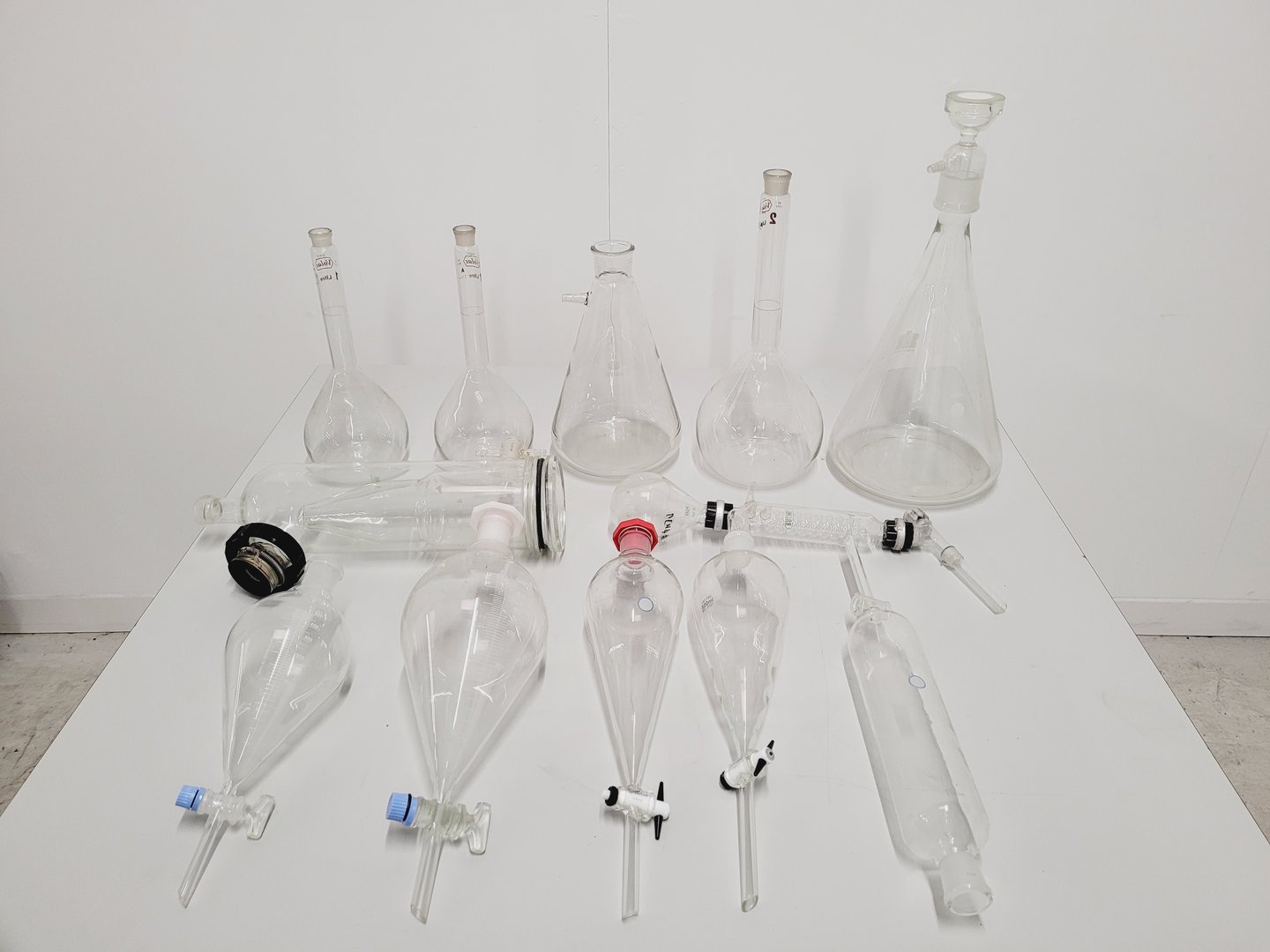 Image of 12 Piece Lab Glassware Collection Buchi, Schott Duran, Lenz, Pyrex, Volac, etc