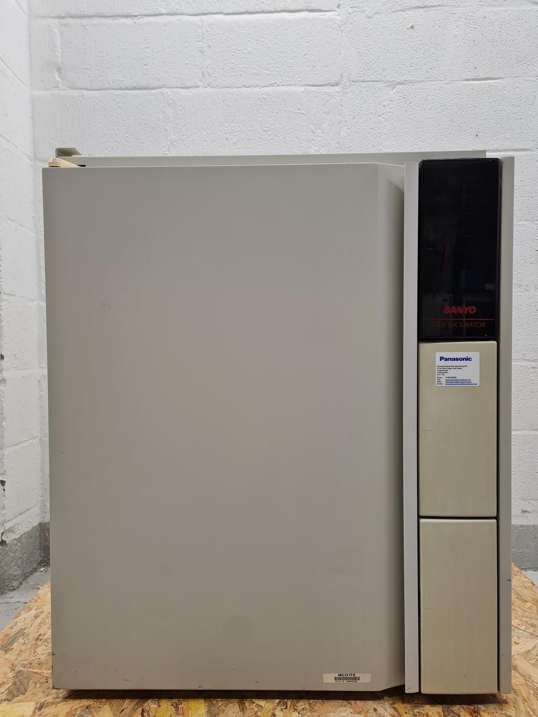 Image of Sanyo CO2 Incubator Model: MCO-175 Lab