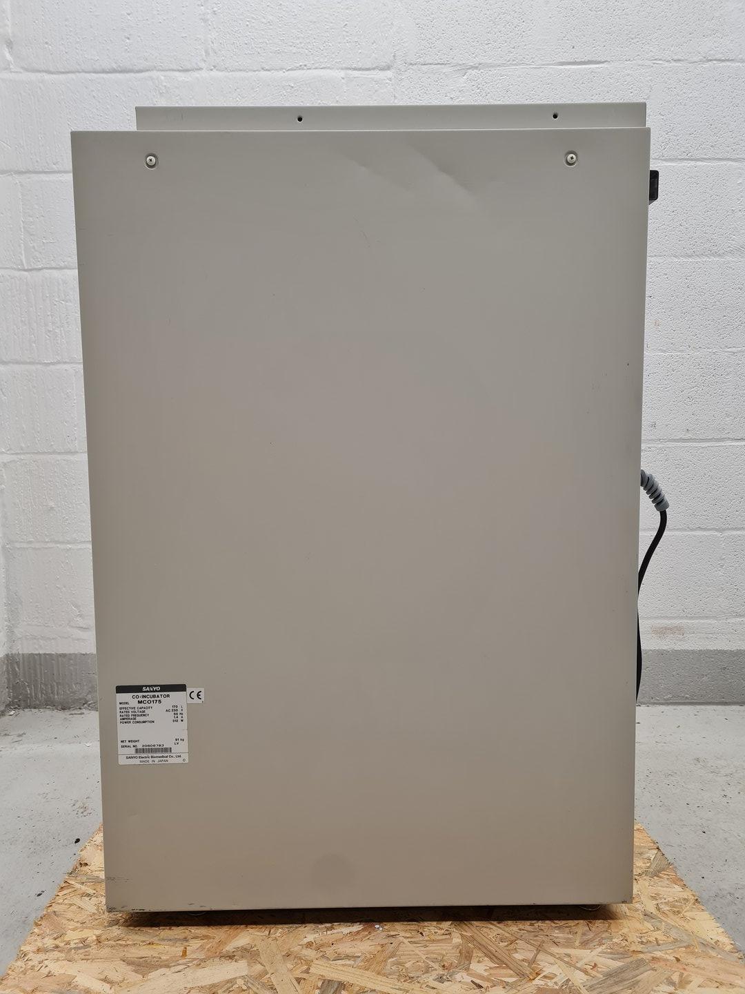 Image of Sanyo CO2 Incubator Model: MCO-175 Lab