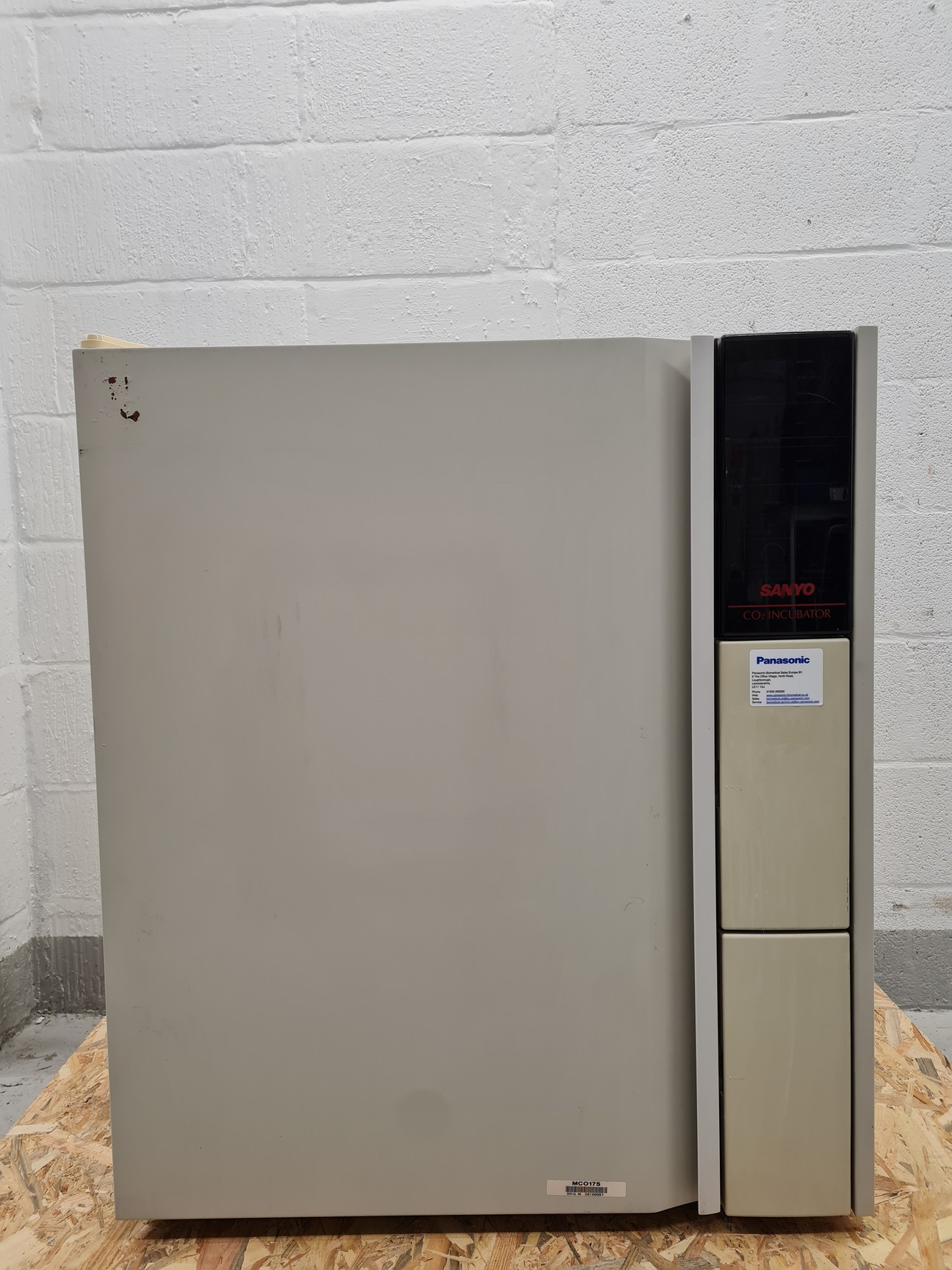 Image of Sanyo C02 Incubator Model MC0175 Lab