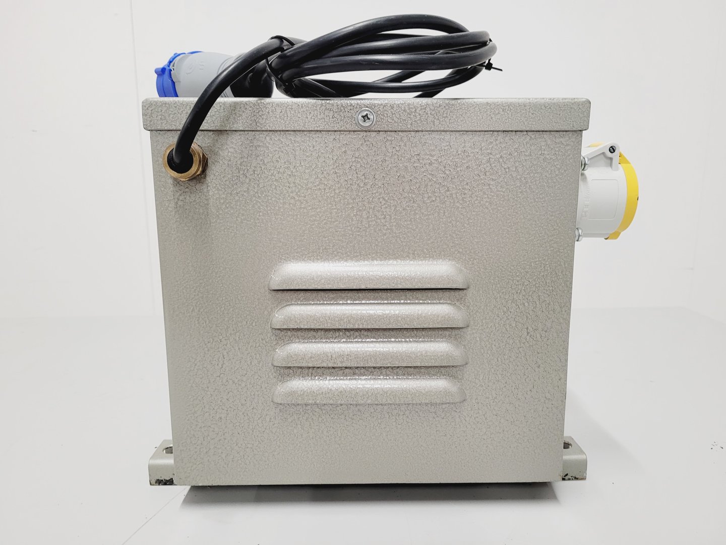 Image of 2 TEC Transformers 1 x 3.5 kva 3 phase 440v to 200v, 1 x 1.84 kva 240v to 115v