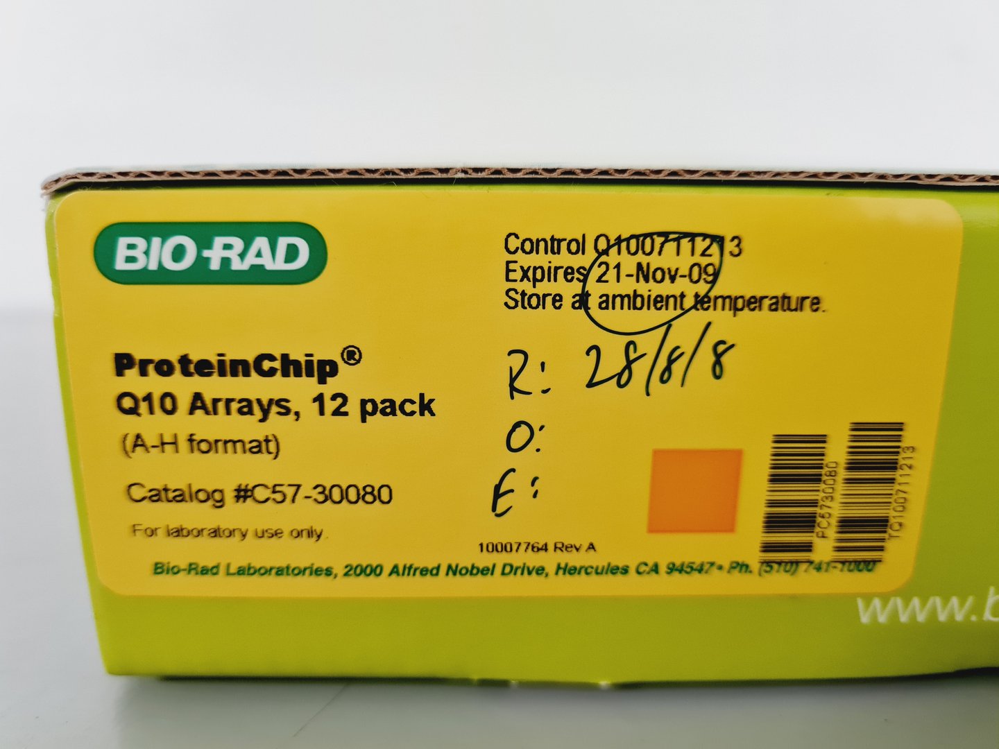 Image of Ciphergen ProteinChip System Series 4000 Lab