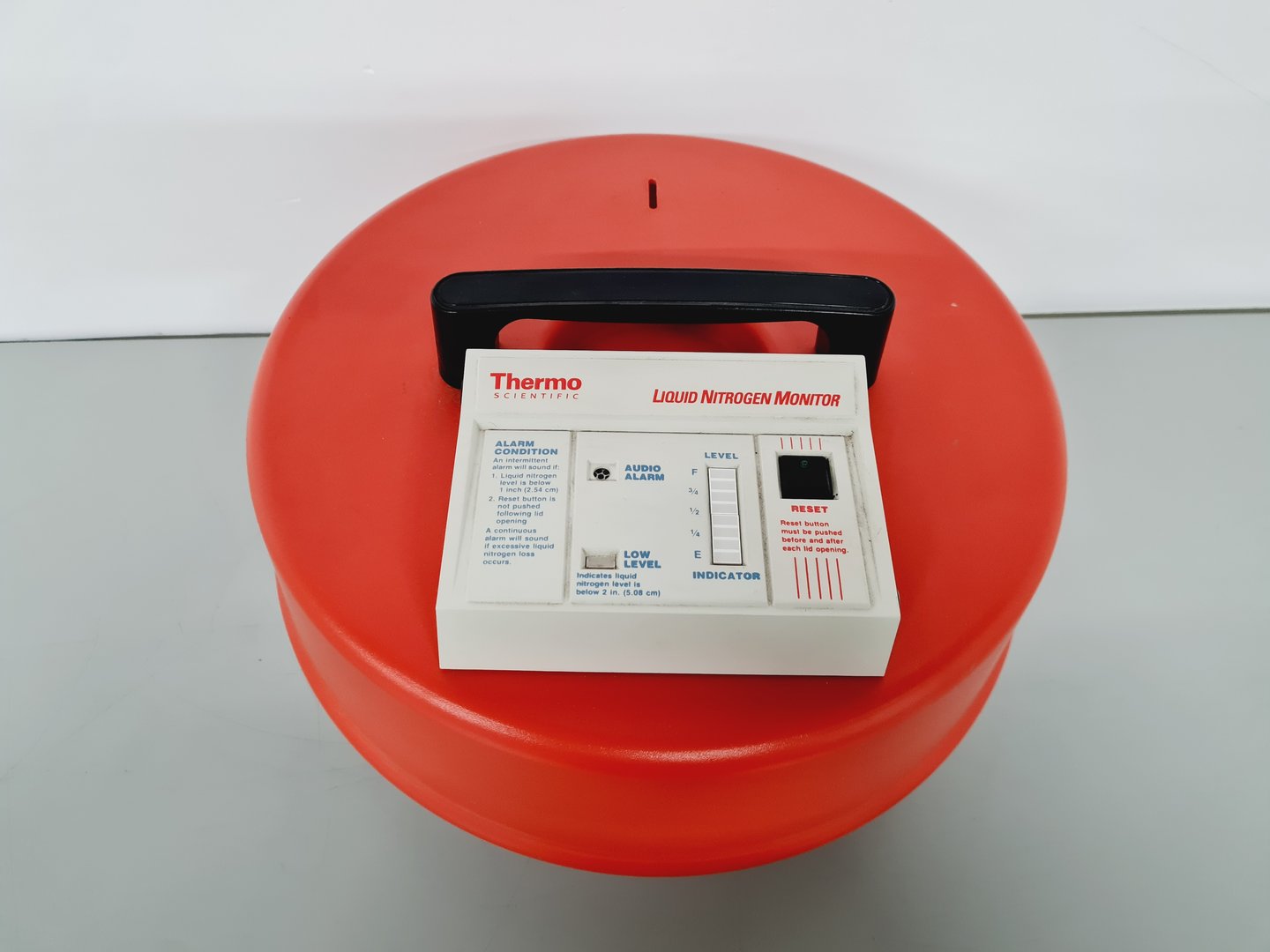 Image of Thermo Scientific Locator 6 Plus  Liquid Nitrogen Dewar Lab