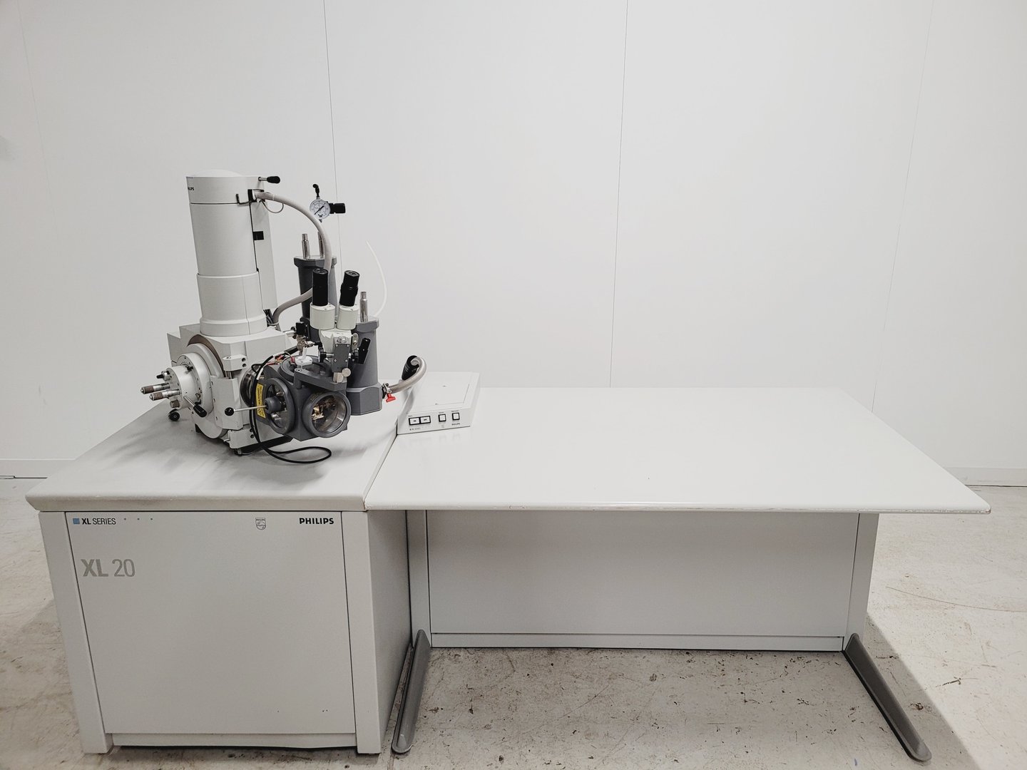 Image of Philips XL20 SEM Electron Microscope Lab Spares/Repairs