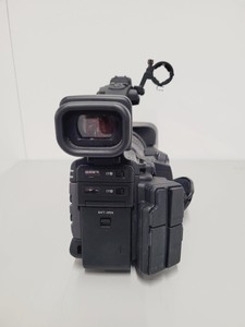 Thumbnail image of Canon Model XF305 HD Video Camera 1 x Battery, Remote Control and Charger