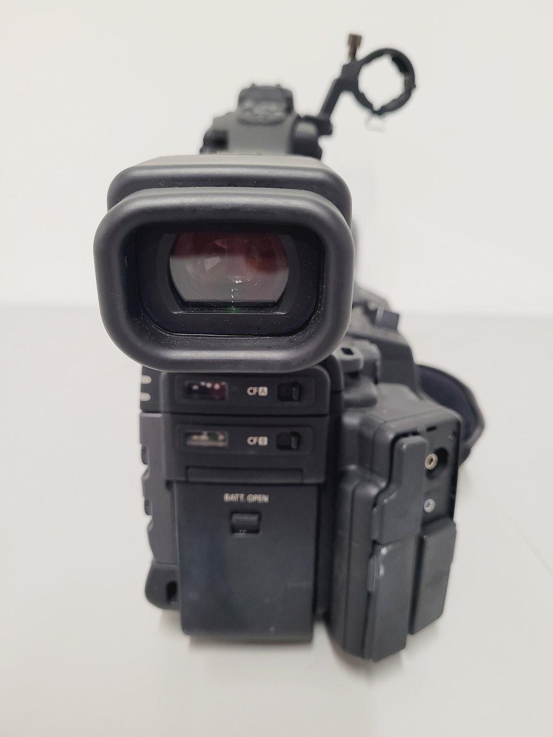 Image of Canon Model XF305 HD PAL Video Camera Camcorder w/ Charger / Power Adapter