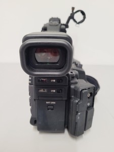 Thumbnail image of Canon Model XF305 HD PAL Video Camera Camcorder w/ Charger / Power Adapter