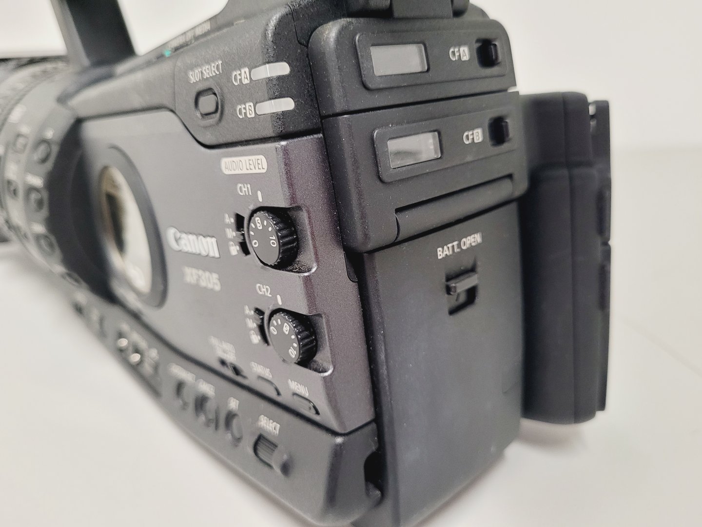 Image of Canon Model XF305 HD PAL Video Camera Camcorder w/ Charger / Power Adapter