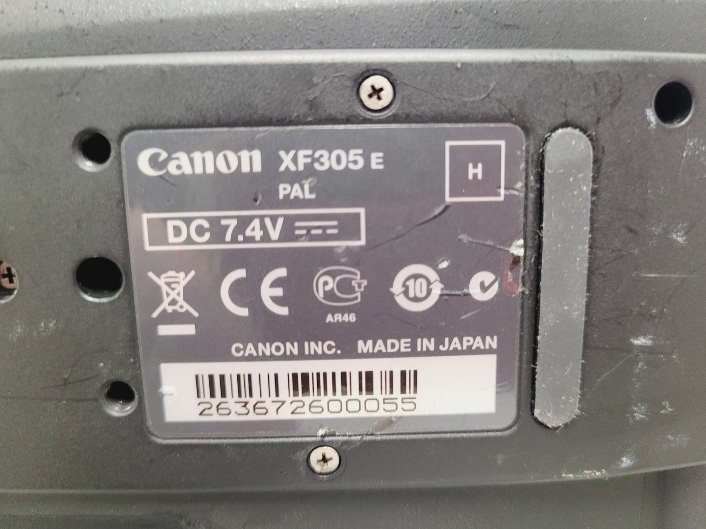 Image of Canon Model XF305 HD PAL Video Camera Camcorder w/ Charger / Power Adapter