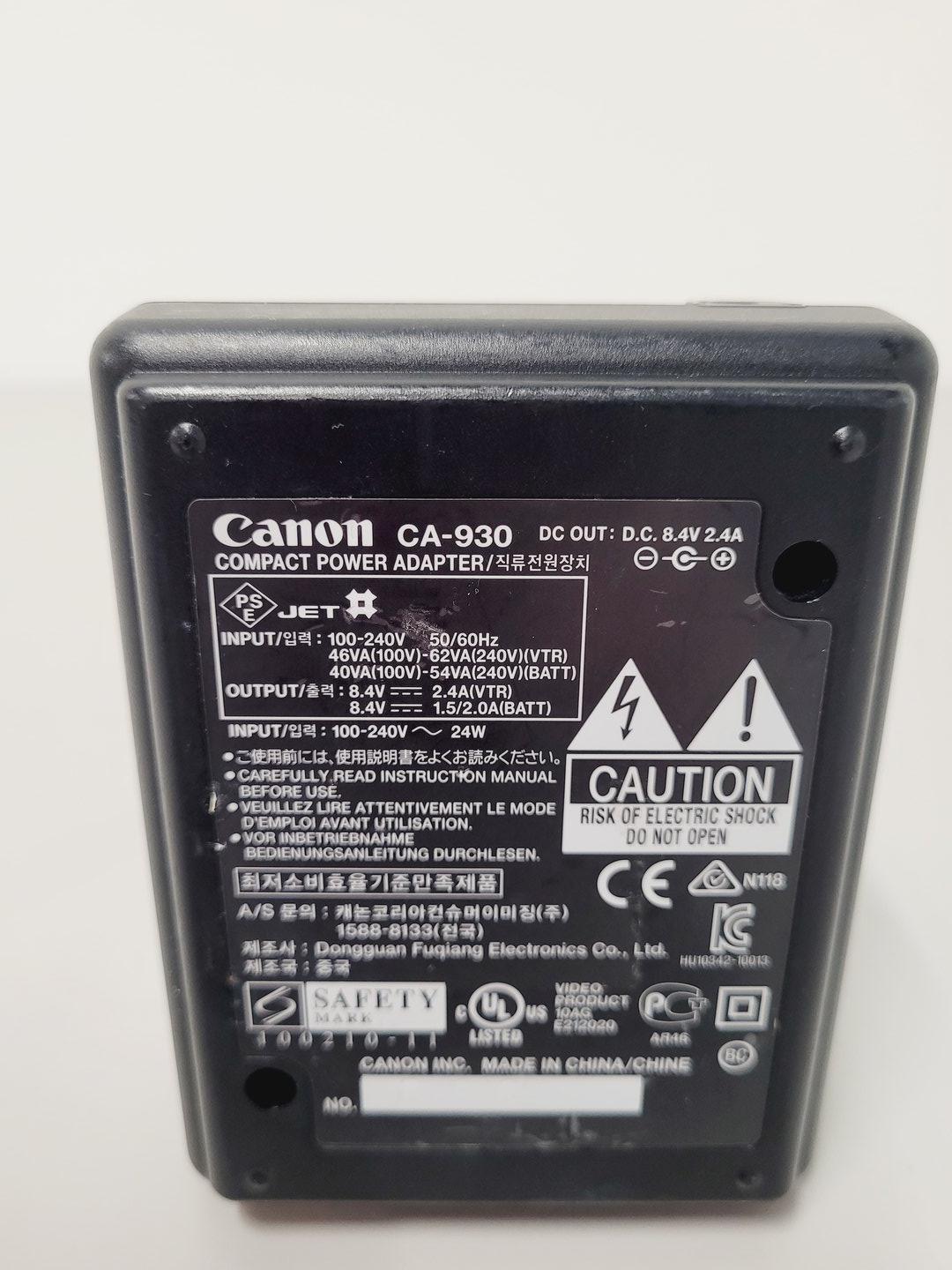 Image of Canon Model XF305 HD PAL Video Camera Camcorder w/ Charger / Power Adapter