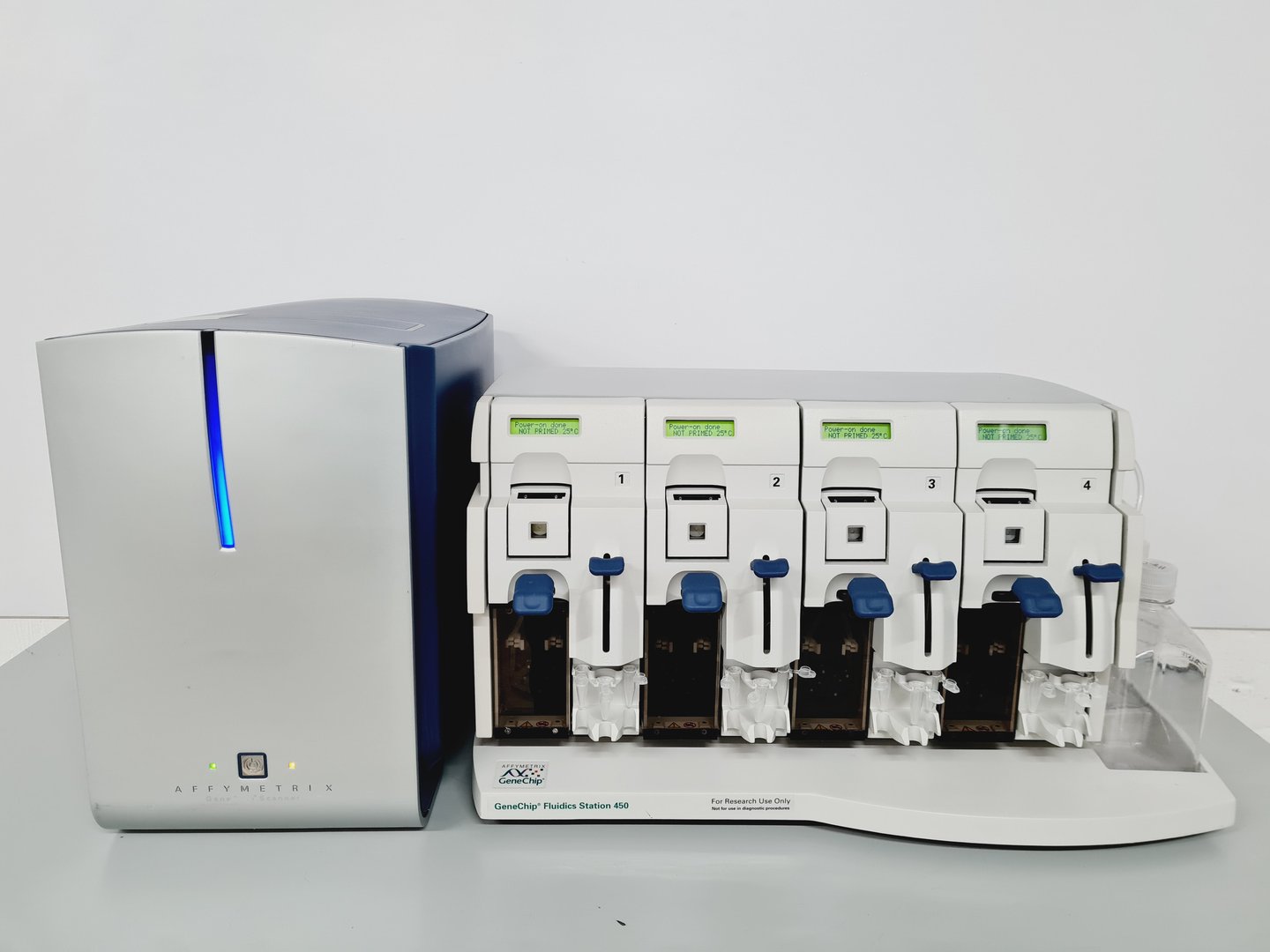 Image of Affymetrix GeneChip Scanner 3000 System with Affymetrix Fluidics Station 450 Lab