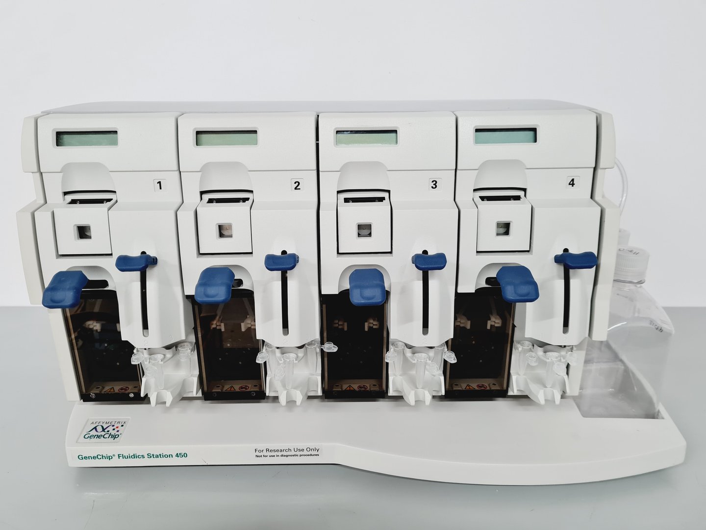 Image of Affymetrix GeneChip Scanner 3000 System with Affymetrix Fluidics Station 450 Lab